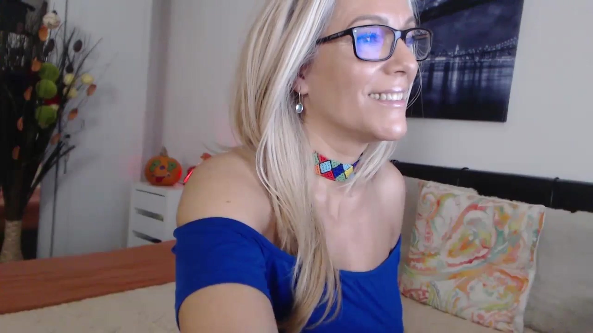 Gallery image thumbnail from Reeya71's myfreecams stream on, 10/31/2024, 06:59 image 16 of 20