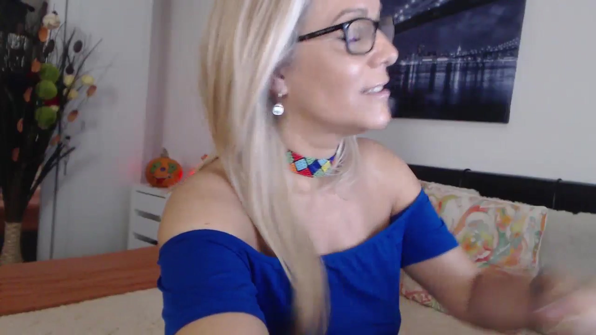 Gallery image thumbnail from Reeya71's myfreecams stream on, 10/31/2024, 06:59 image 8 of 20