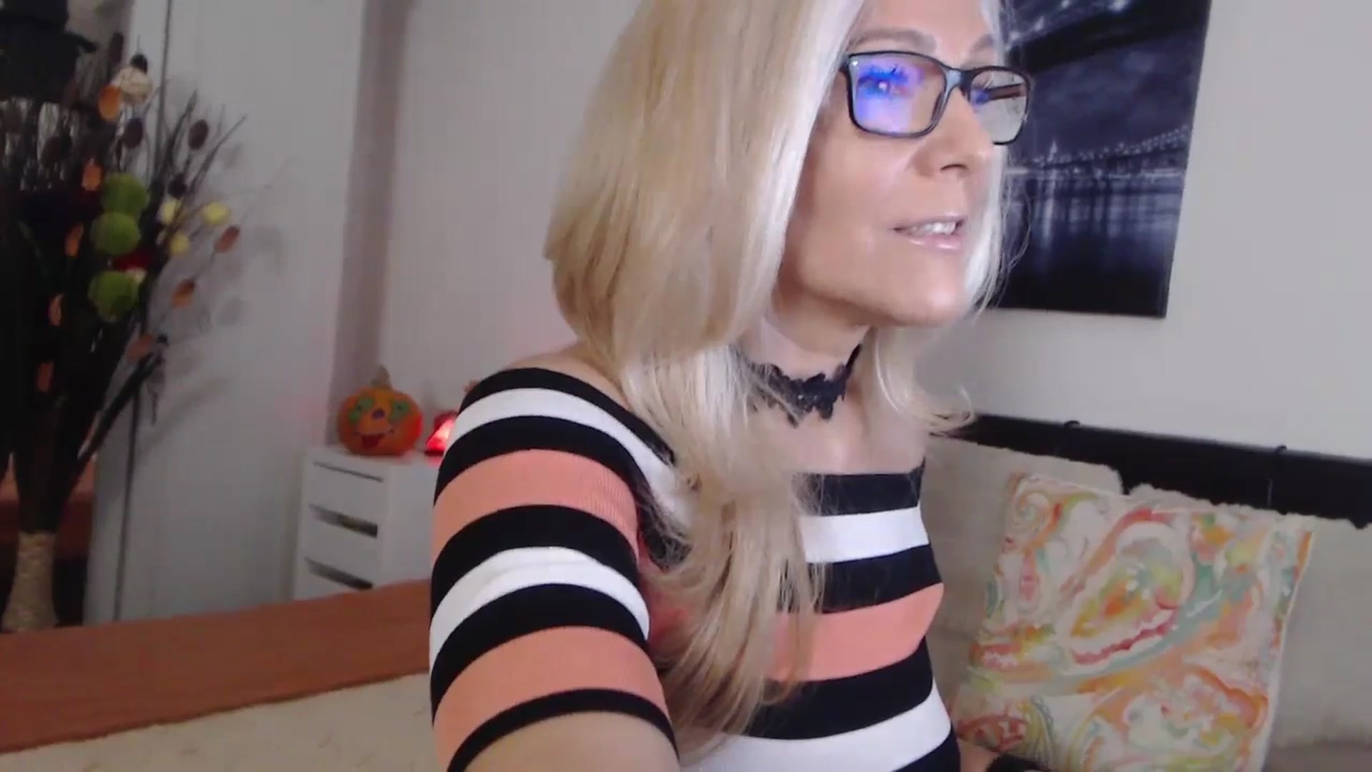 Gallery image thumbnail from Reeya71's myfreecams stream on, 11/07/2024, 02:56 image 2 of 20