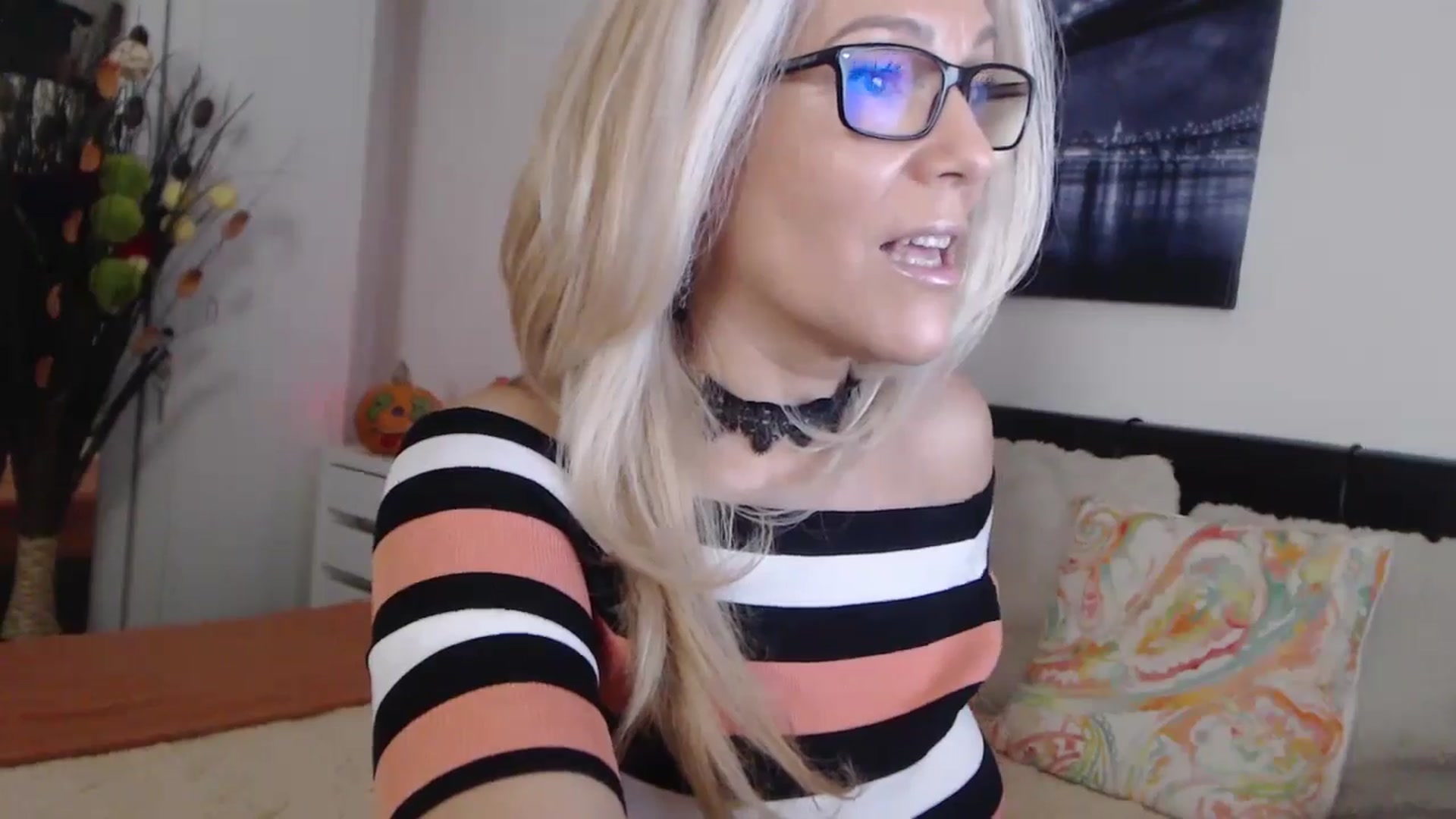 Gallery image thumbnail from Reeya71's myfreecams stream on, 11/07/2024, 05:19 image 15 of 20