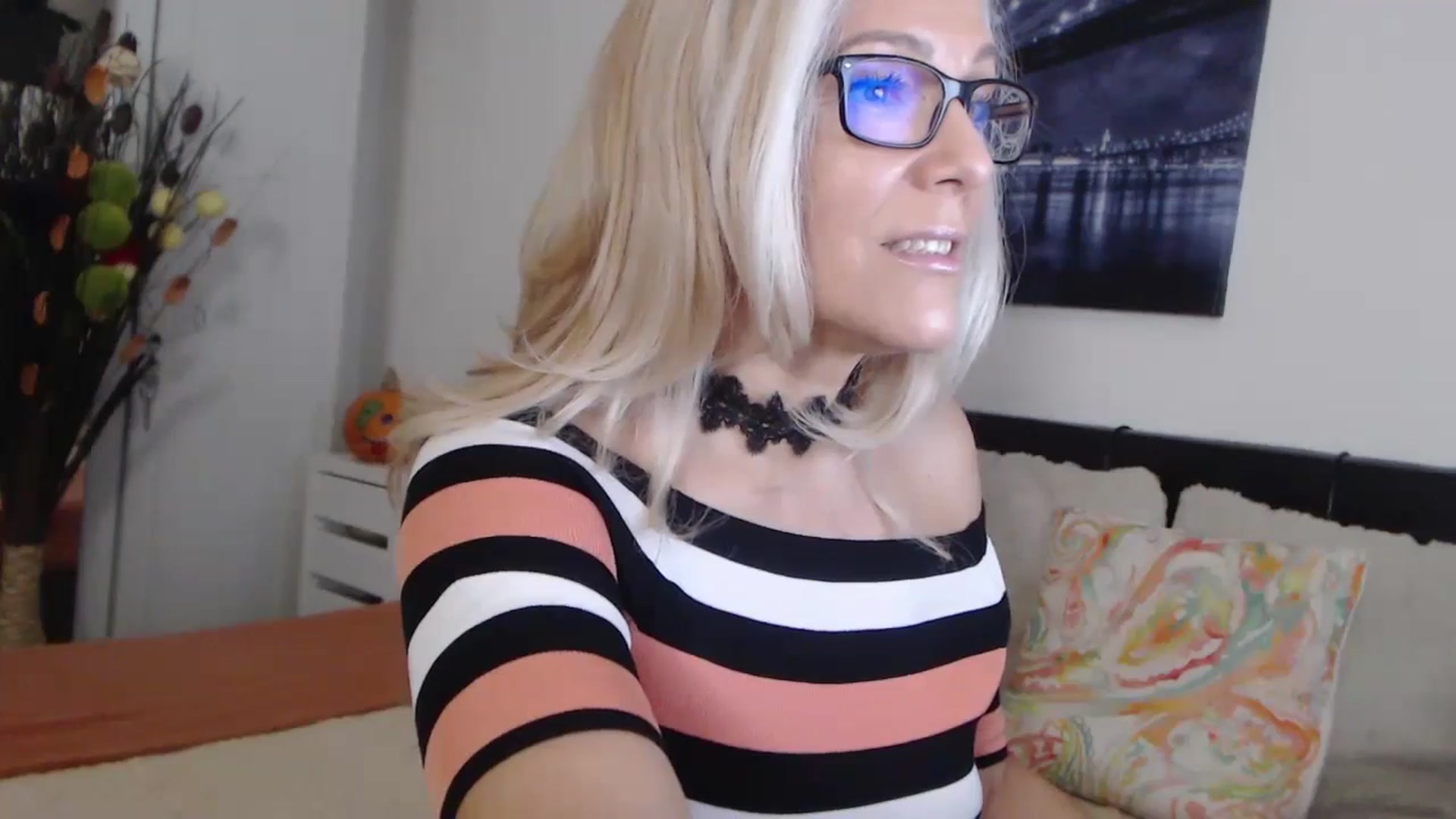 Gallery image thumbnail from Reeya71's myfreecams stream on, 11/07/2024, 06:51 image 5 of 20