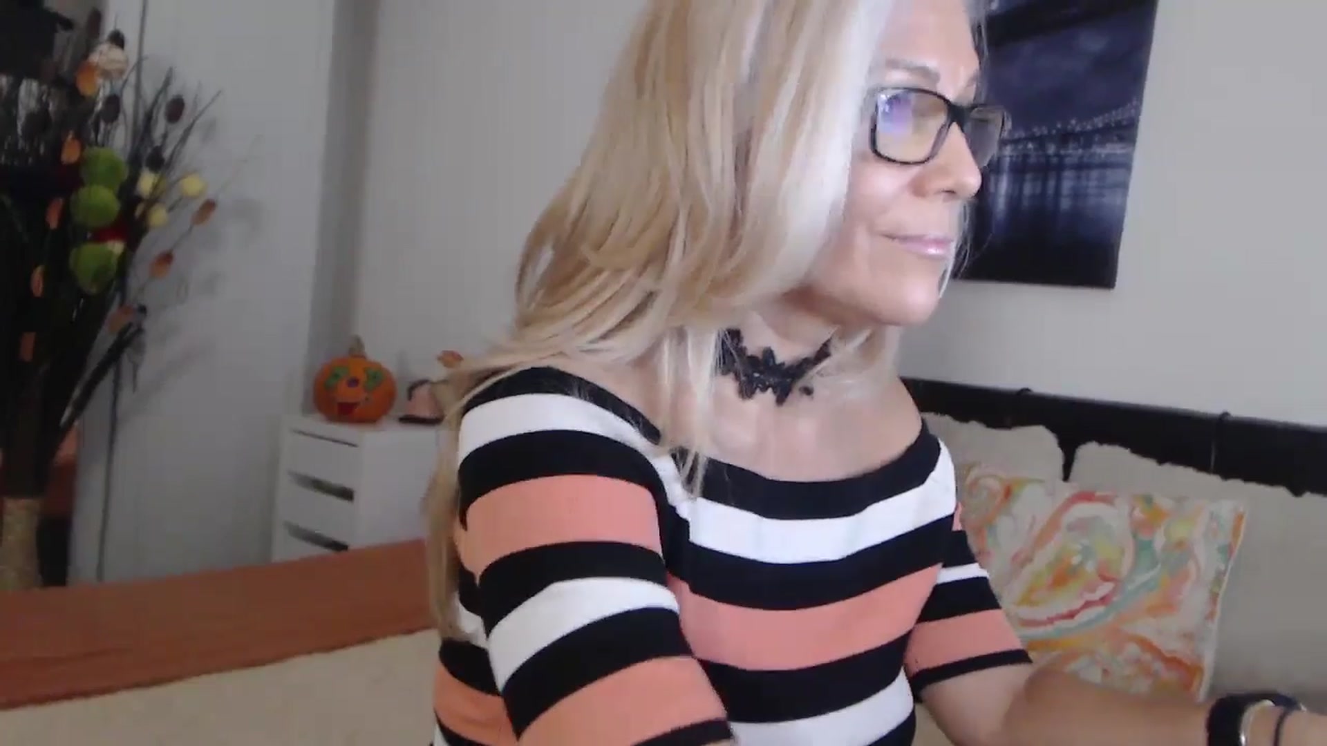 Gallery image thumbnail from Reeya71's myfreecams stream on, 11/07/2024, 06:51 image 2 of 20