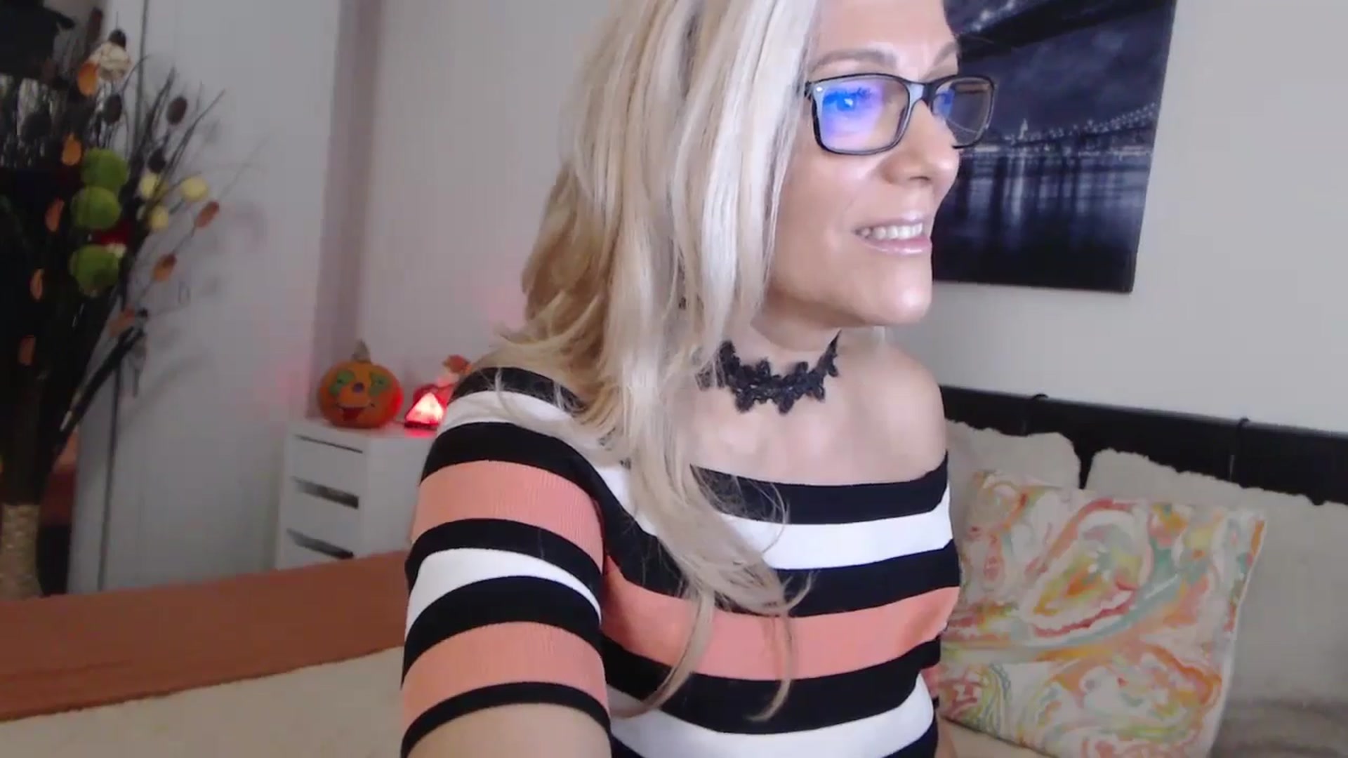 Gallery image thumbnail from Reeya71's myfreecams stream on, 11/07/2024, 06:51 image 9 of 20