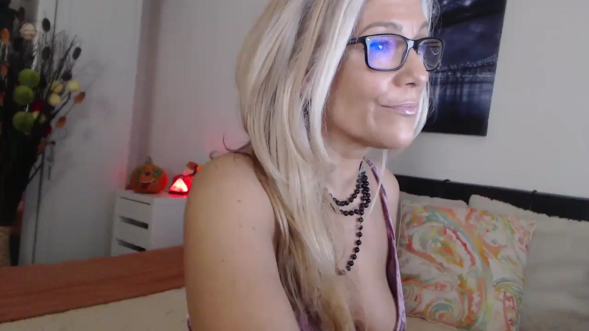 Gallery image thumbnail from Reeya71's myfreecams stream on, 11/09/2024, 07:12 image 13 of 20