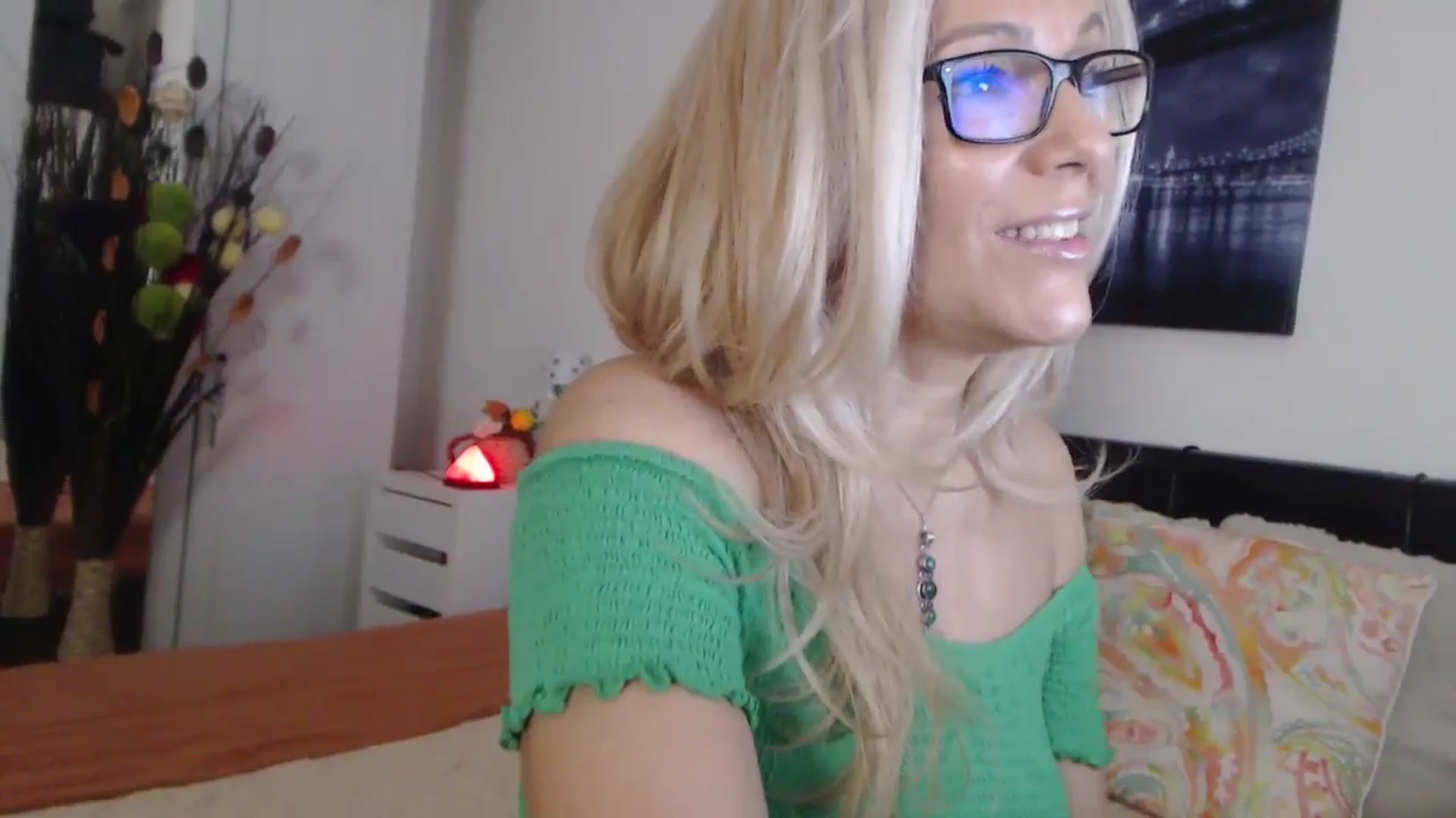 Gallery image thumbnail from Reeya71's myfreecams stream on, 11/15/2024, 04:48 image 3 of 20