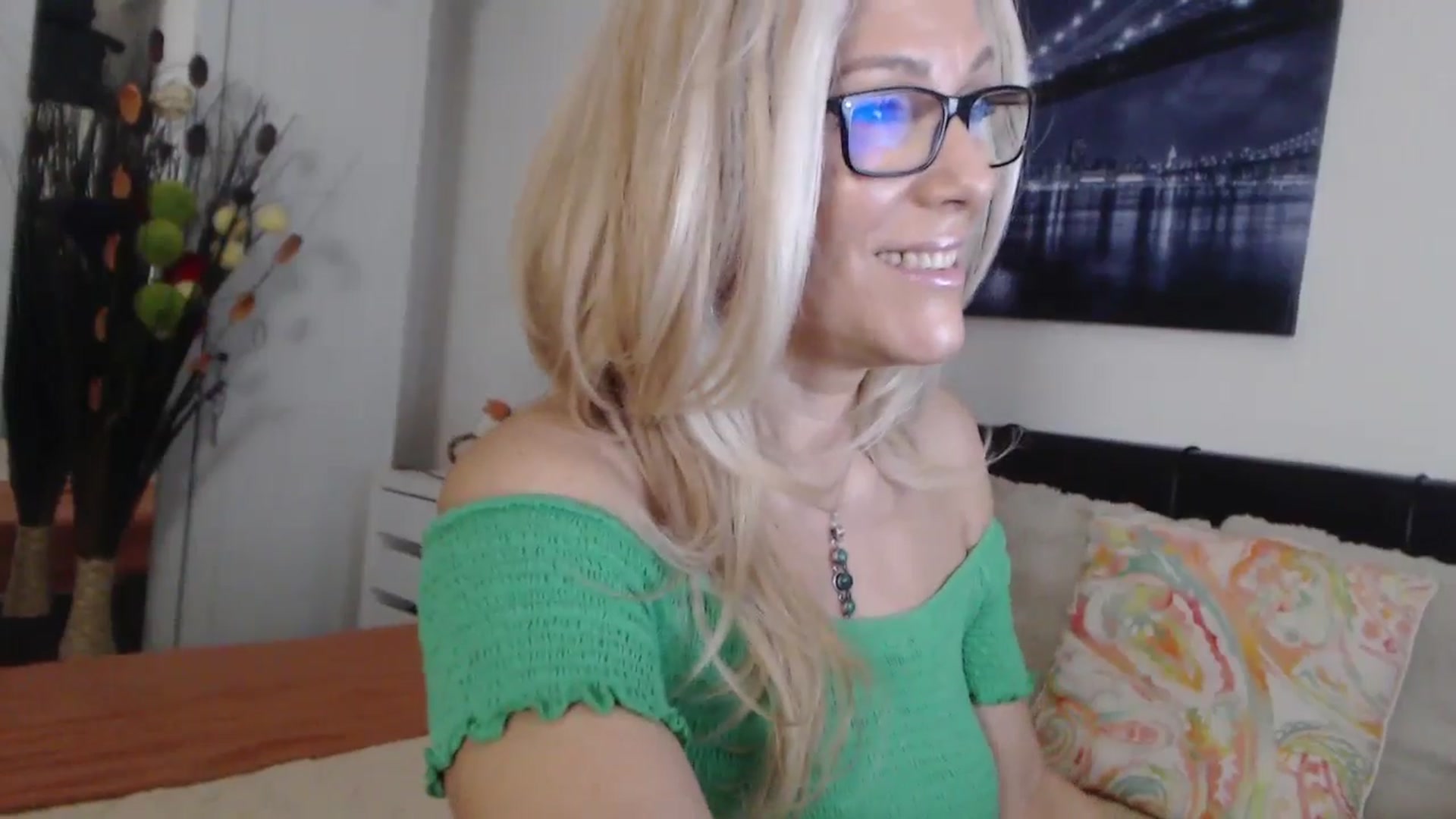 Gallery image thumbnail from Reeya71's myfreecams stream on, 11/15/2024, 04:48 image 5 of 20