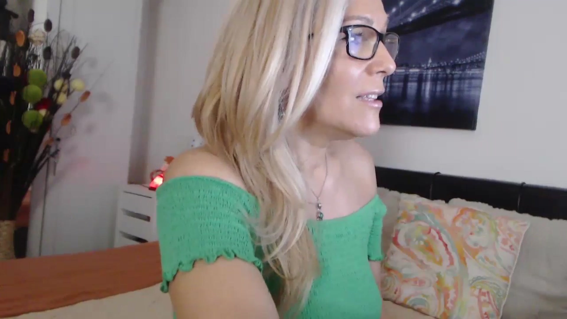 Gallery image thumbnail from Reeya71's myfreecams stream on, 11/15/2024, 04:48 image 15 of 20