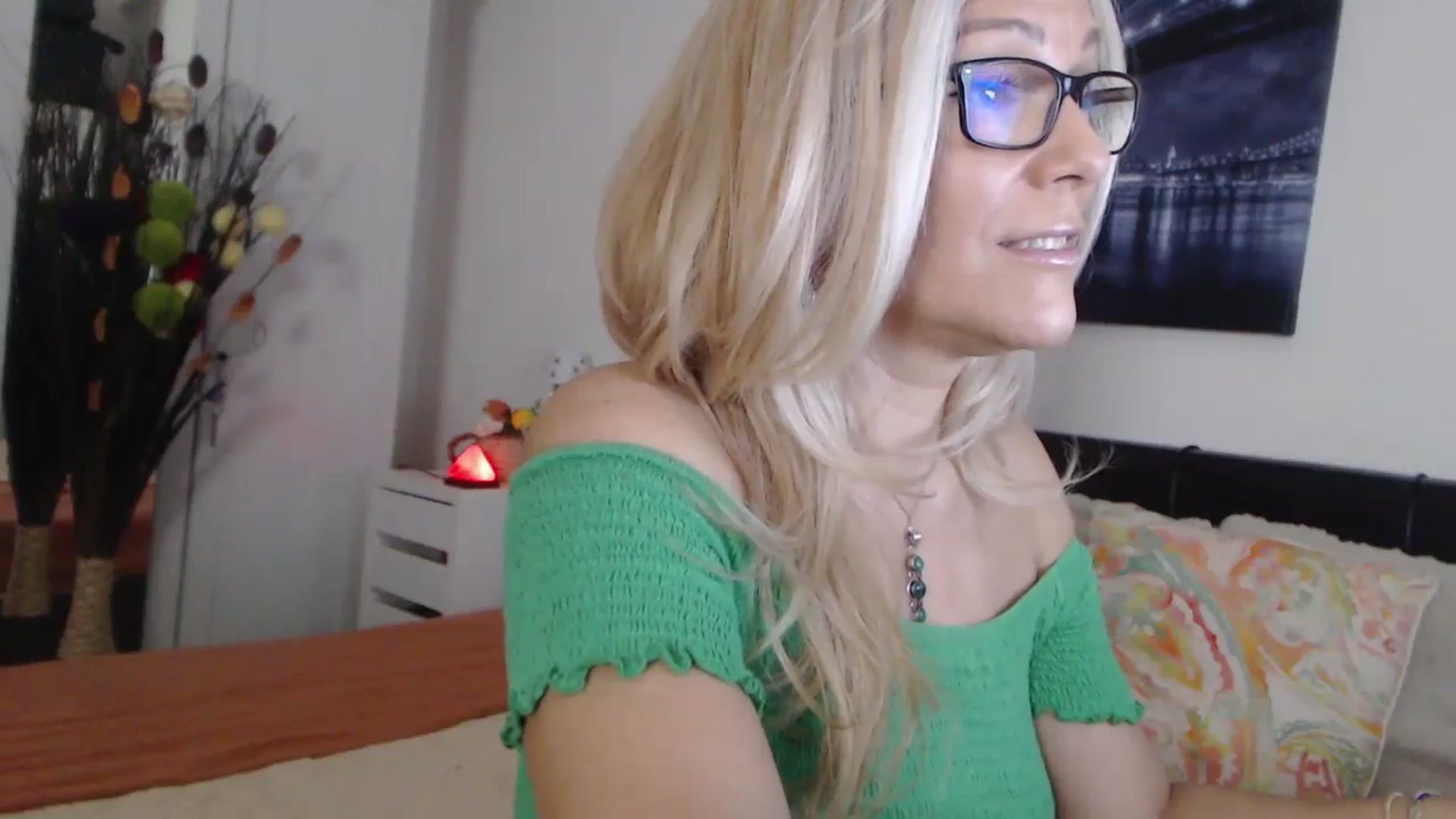 Gallery image thumbnail from Reeya71's myfreecams stream on, 11/15/2024, 04:48 image 4 of 20