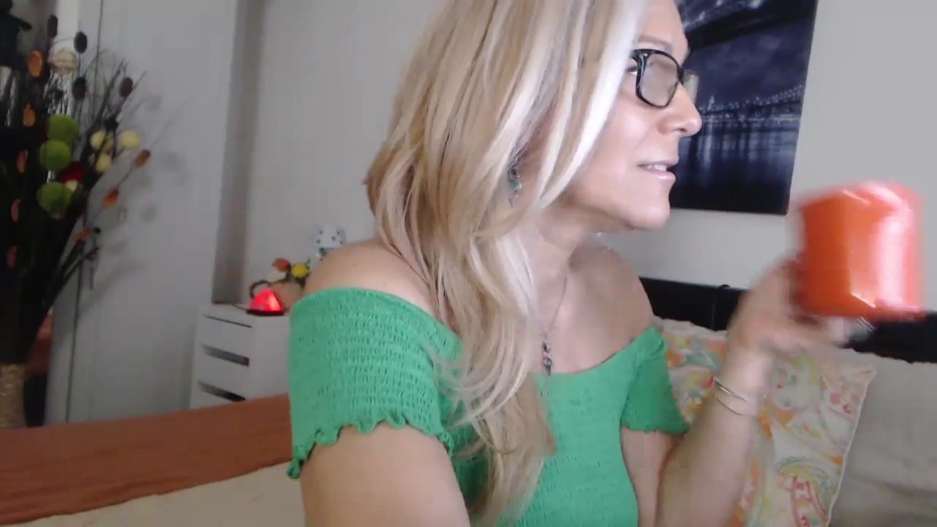 Gallery image thumbnail from Reeya71's myfreecams stream on, 11/15/2024, 04:48 image 17 of 20
