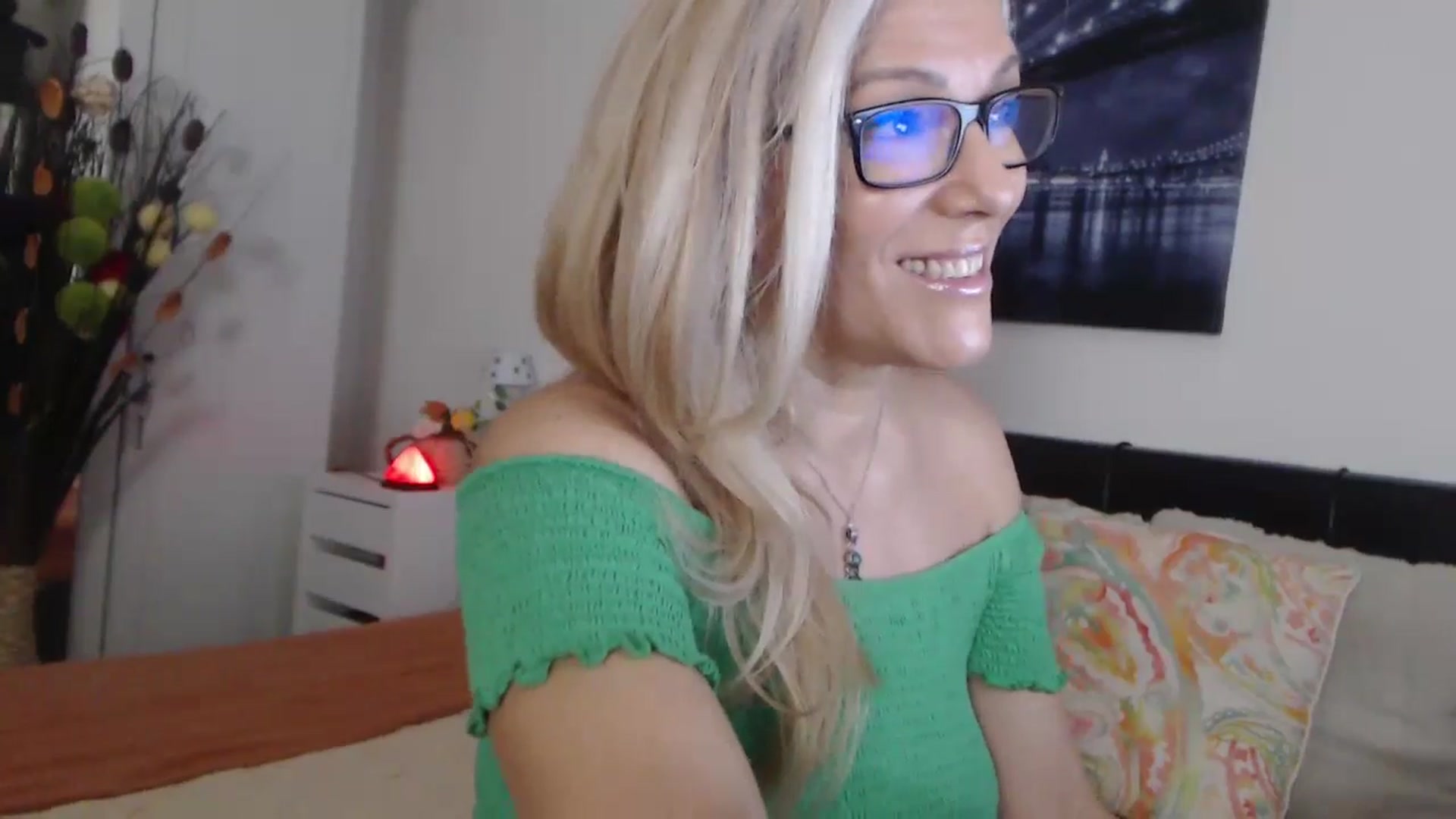 Gallery image thumbnail from Reeya71's myfreecams stream on, 11/15/2024, 04:48 image 13 of 20