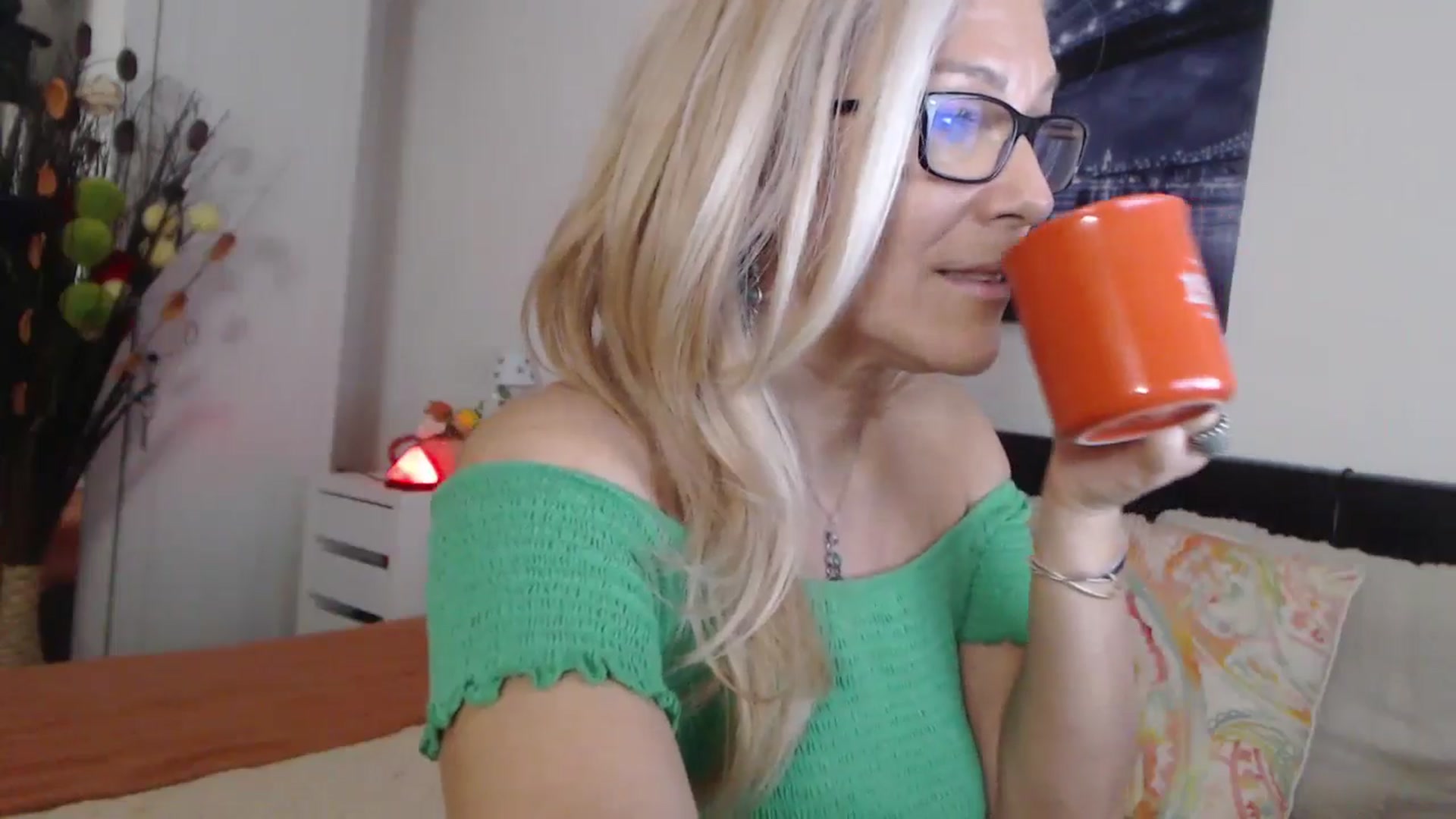 Gallery image thumbnail from Reeya71's myfreecams stream on, 11/15/2024, 04:48 image 20 of 20
