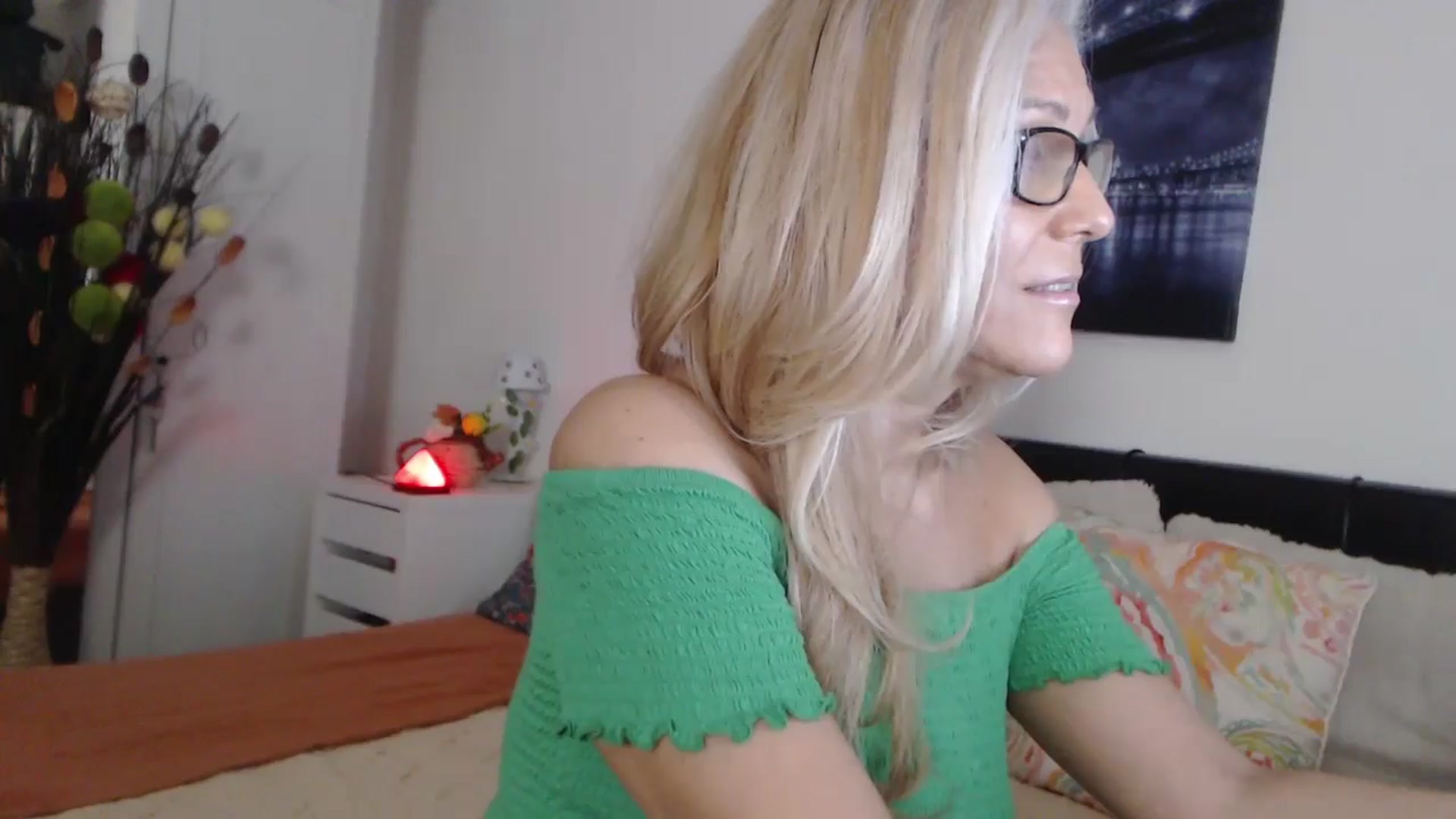 Gallery image thumbnail from Reeya71's myfreecams stream on, 11/15/2024, 06:17 image 7 of 20