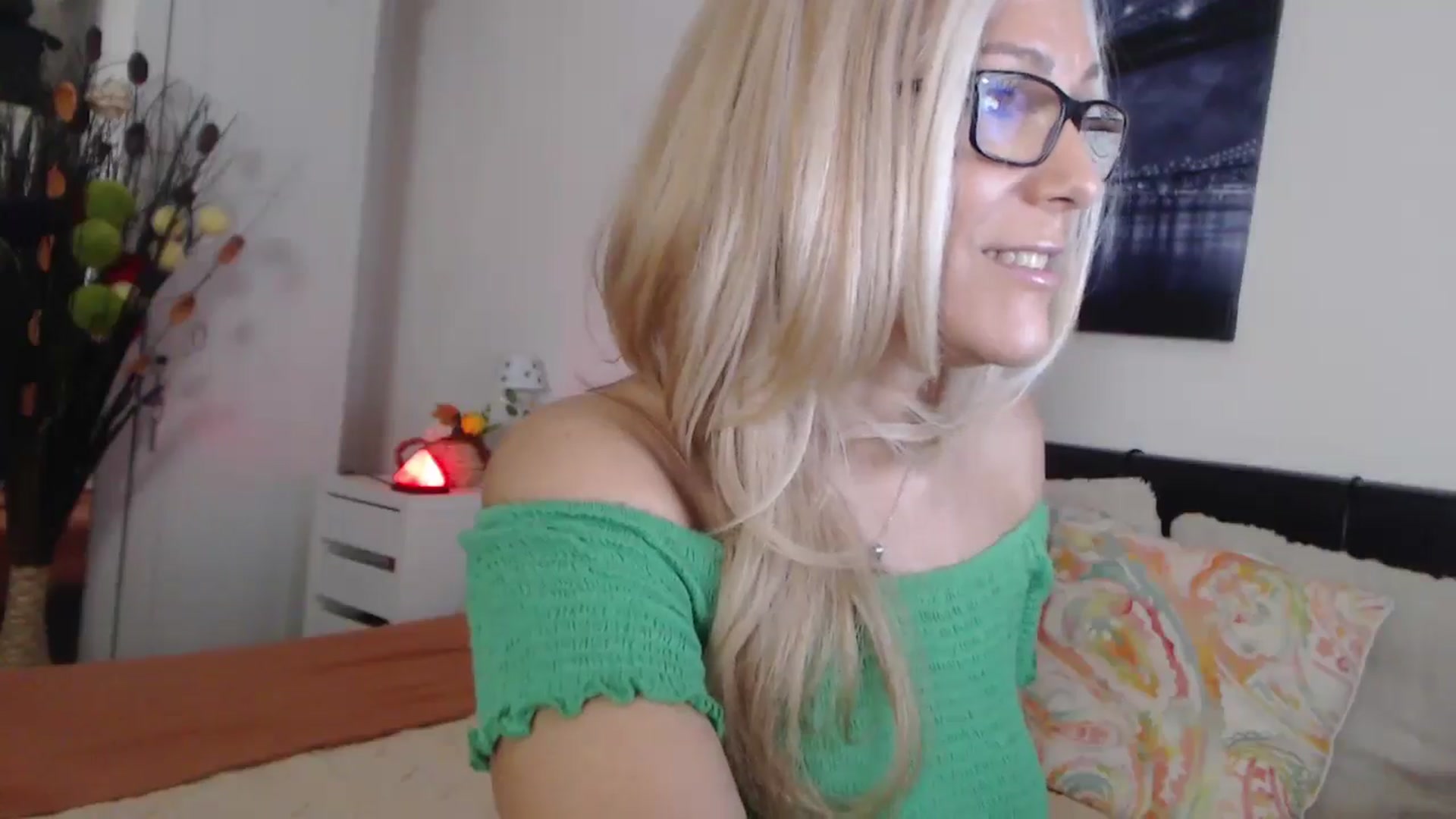 Gallery image thumbnail from Reeya71's myfreecams stream on, 11/15/2024, 06:40 image 18 of 20