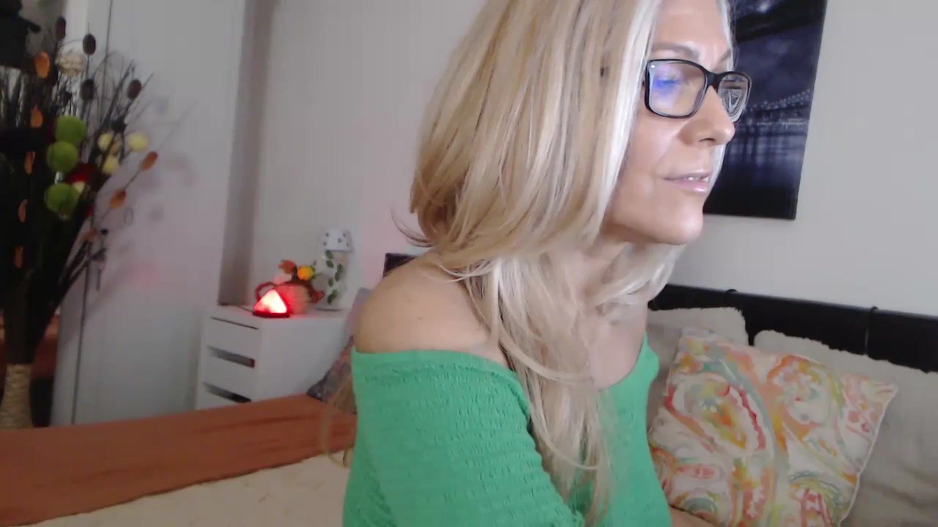 Gallery image thumbnail from Reeya71's myfreecams stream on, 11/15/2024, 06:59 image 3 of 20