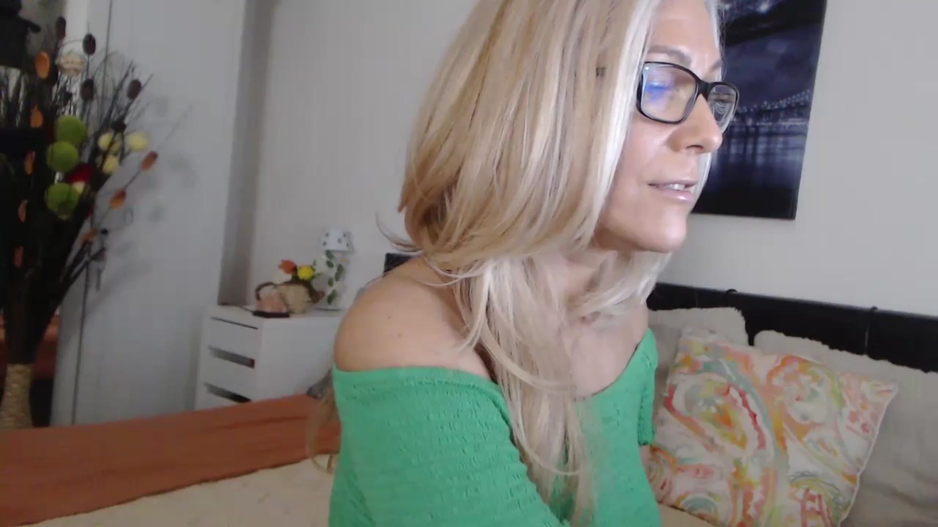 Gallery image thumbnail from Reeya71's myfreecams stream on, 11/15/2024, 06:59 image 5 of 20
