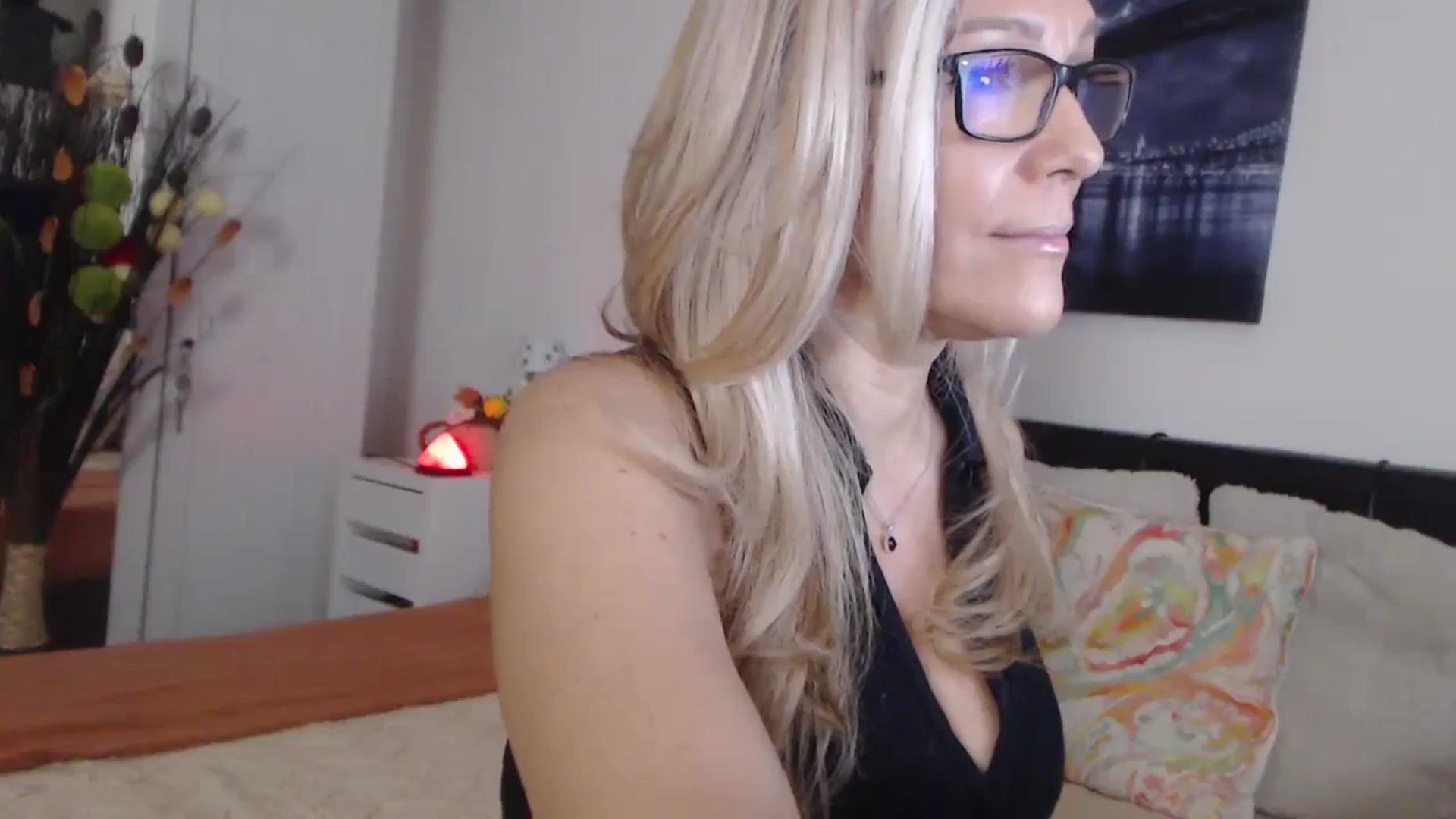 Gallery image thumbnail from Reeya71's myfreecams stream on, 11/16/2024, 02:56 image 20 of 20