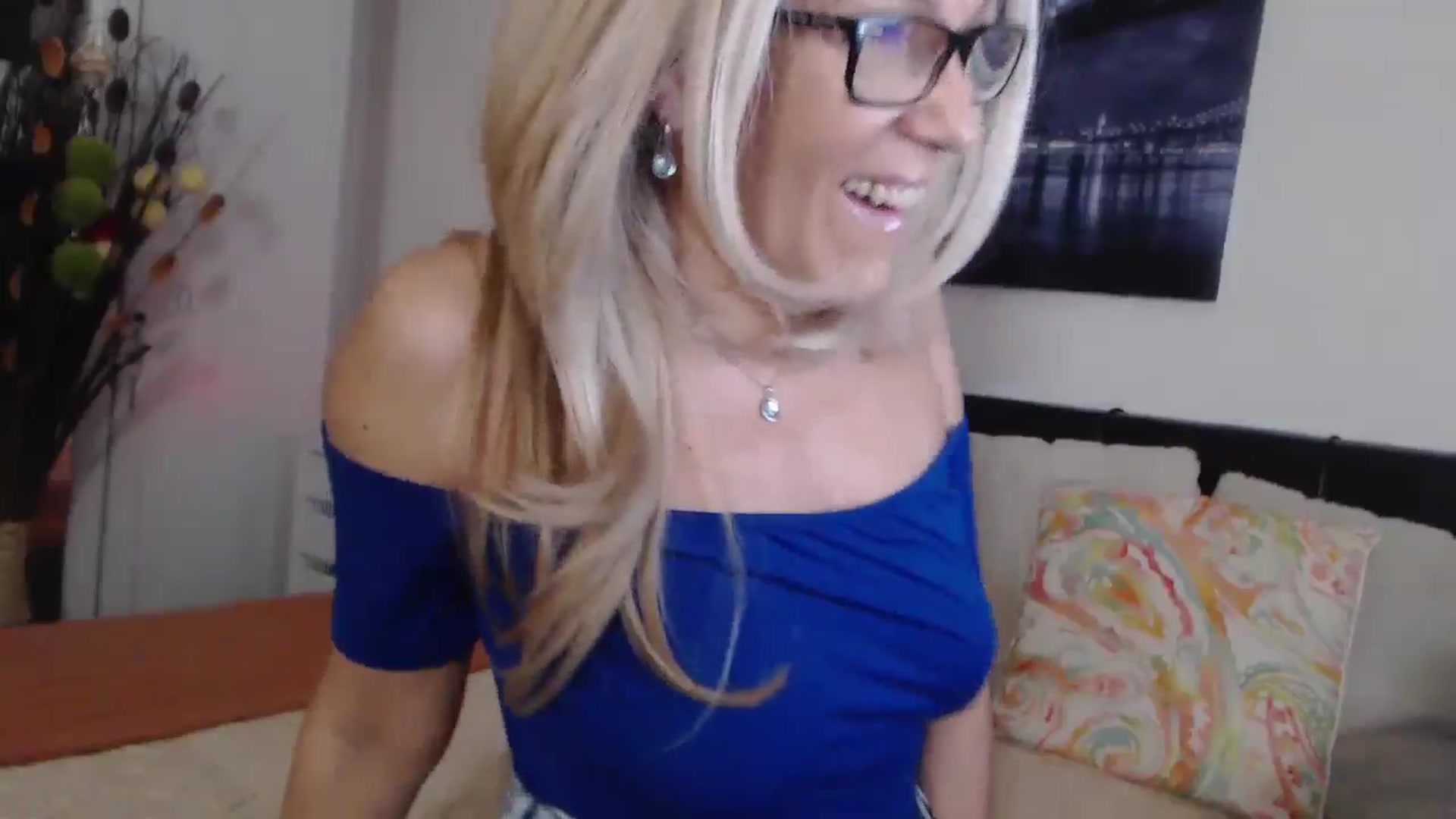 Gallery image thumbnail from Reeya71's myfreecams stream on, 11/20/2024, 03:26 image 15 of 20