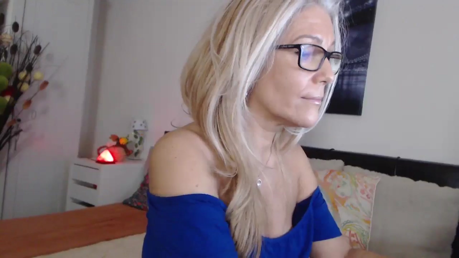 Gallery image thumbnail from Reeya71's myfreecams stream on, 11/20/2024, 07:00 image 16 of 20