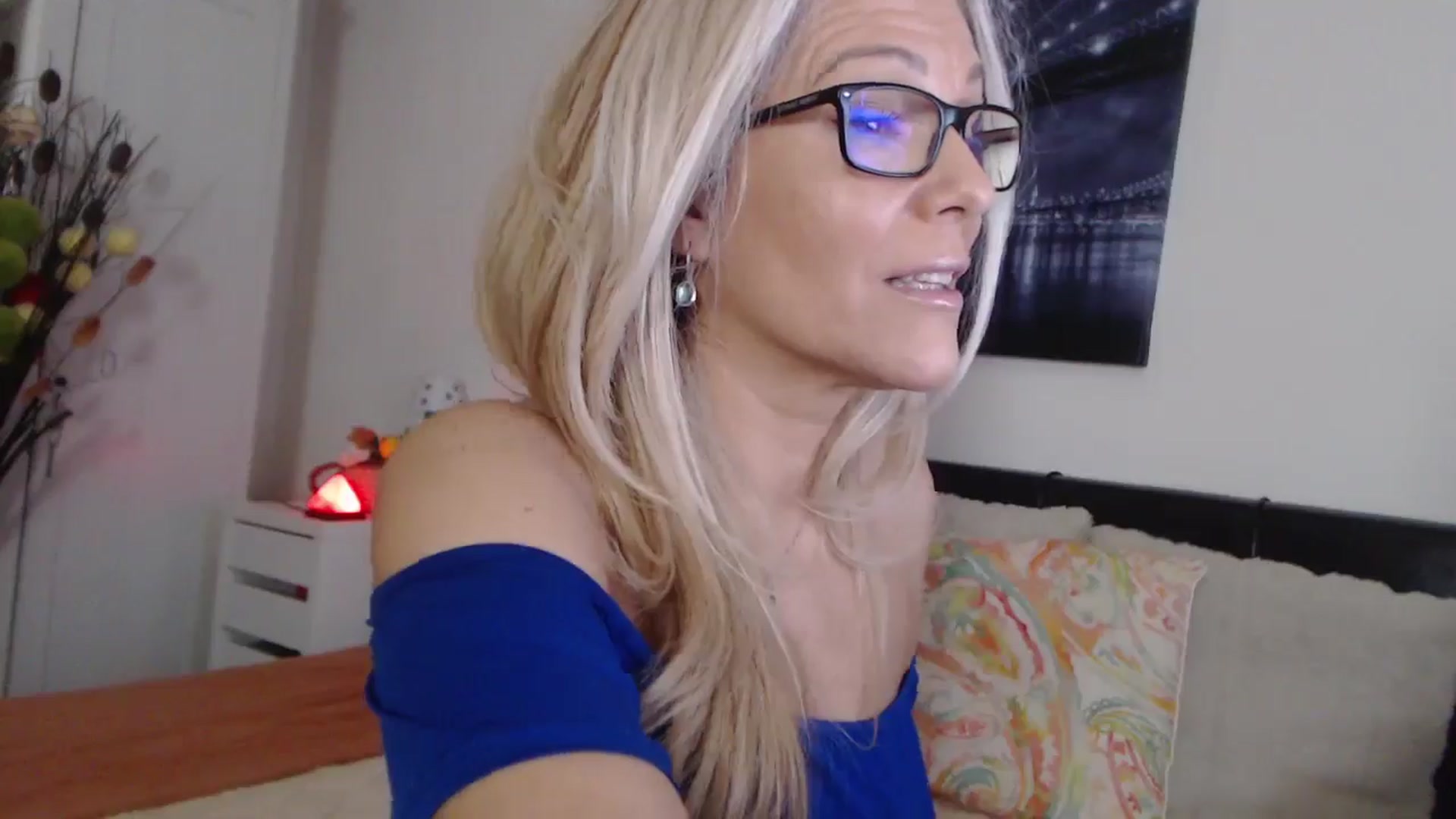 Gallery image thumbnail from Reeya71's myfreecams stream on, 11/20/2024, 07:00 image 17 of 20