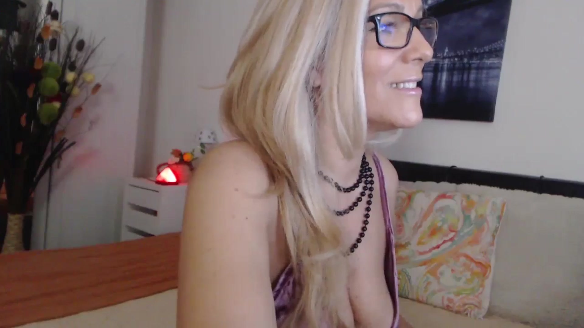 Gallery image thumbnail from Reeya71's myfreecams stream on, 11/30/2024, 04:44 image 9 of 20