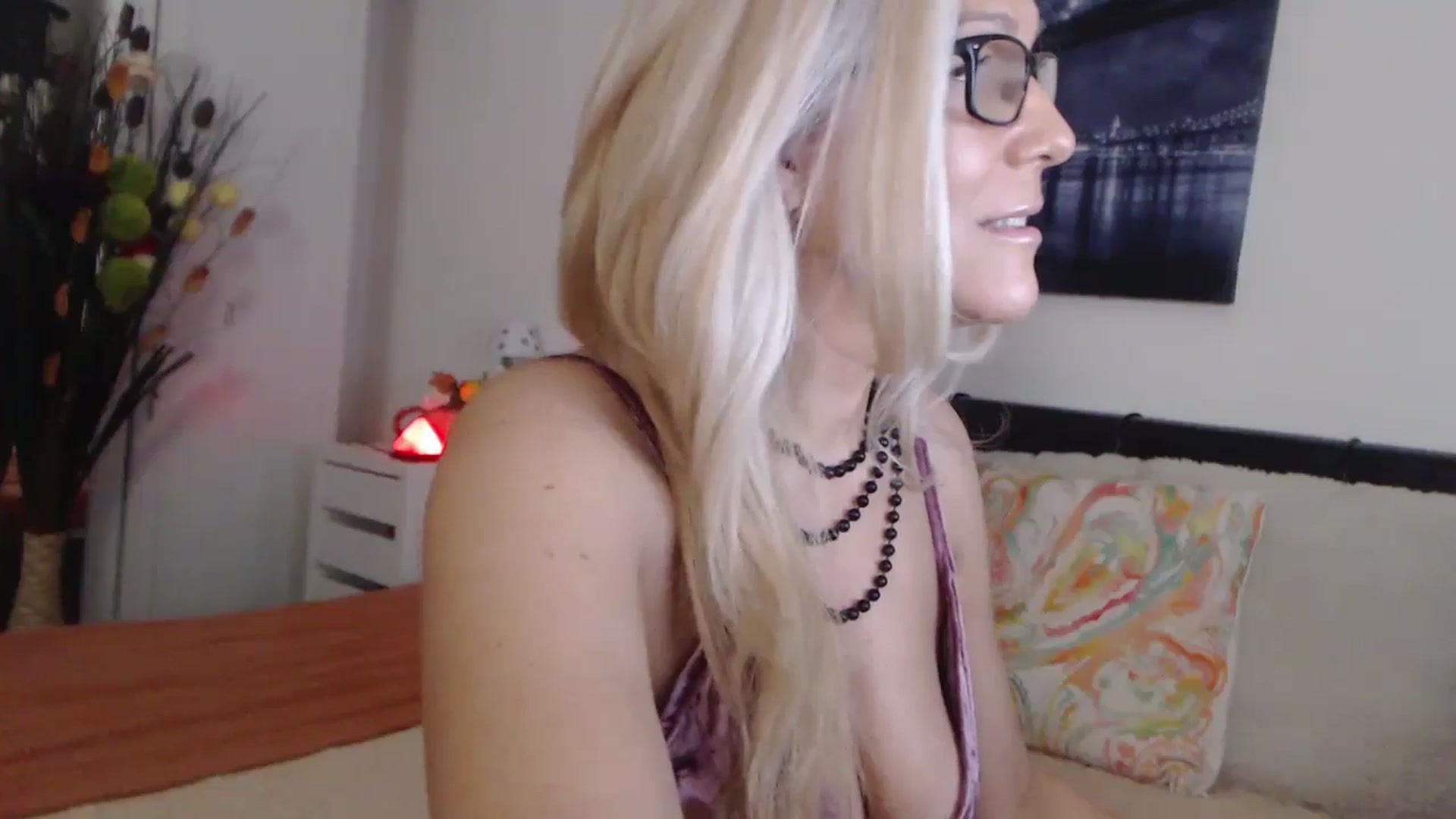 Gallery image thumbnail from Reeya71's myfreecams stream on, 11/30/2024, 04:44 image 16 of 20