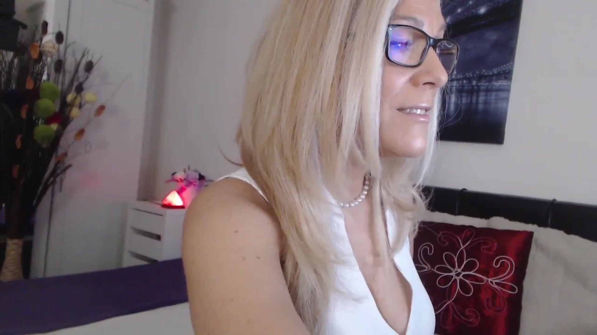 Gallery image thumbnail from Reeya71's myfreecams stream on, 12/03/2024, 02:27 image 12 of 20