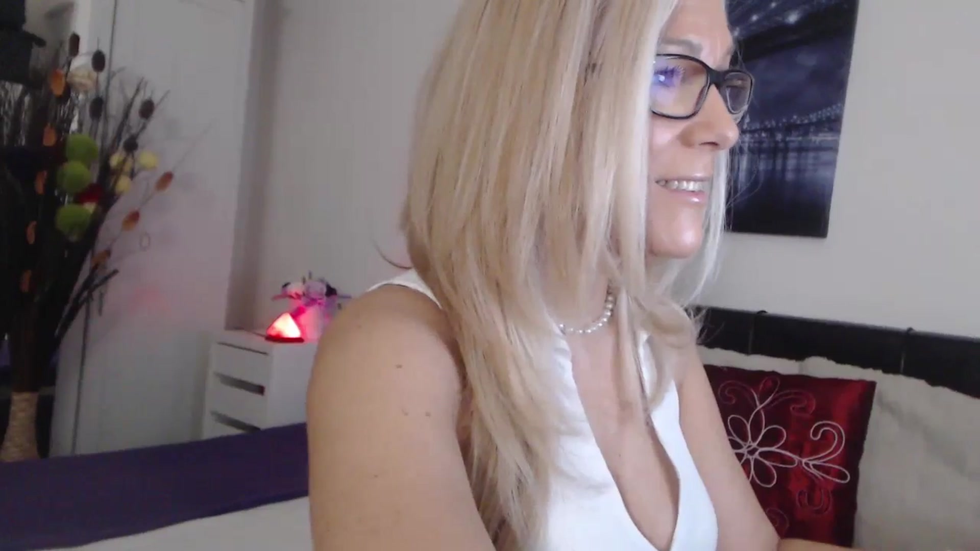 Gallery image thumbnail from Reeya71's myfreecams stream on, 12/03/2024, 02:27 image 17 of 20