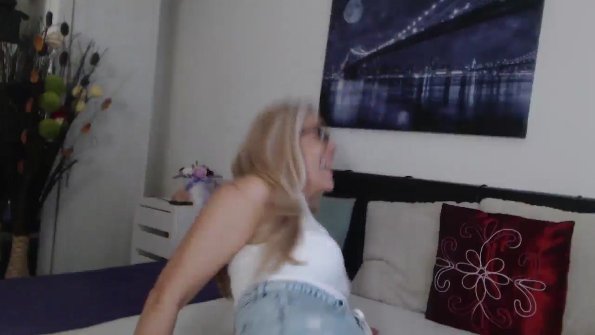Gallery image thumbnail from Reeya71's myfreecams stream on, 12/03/2024, 07:07 image 8 of 20