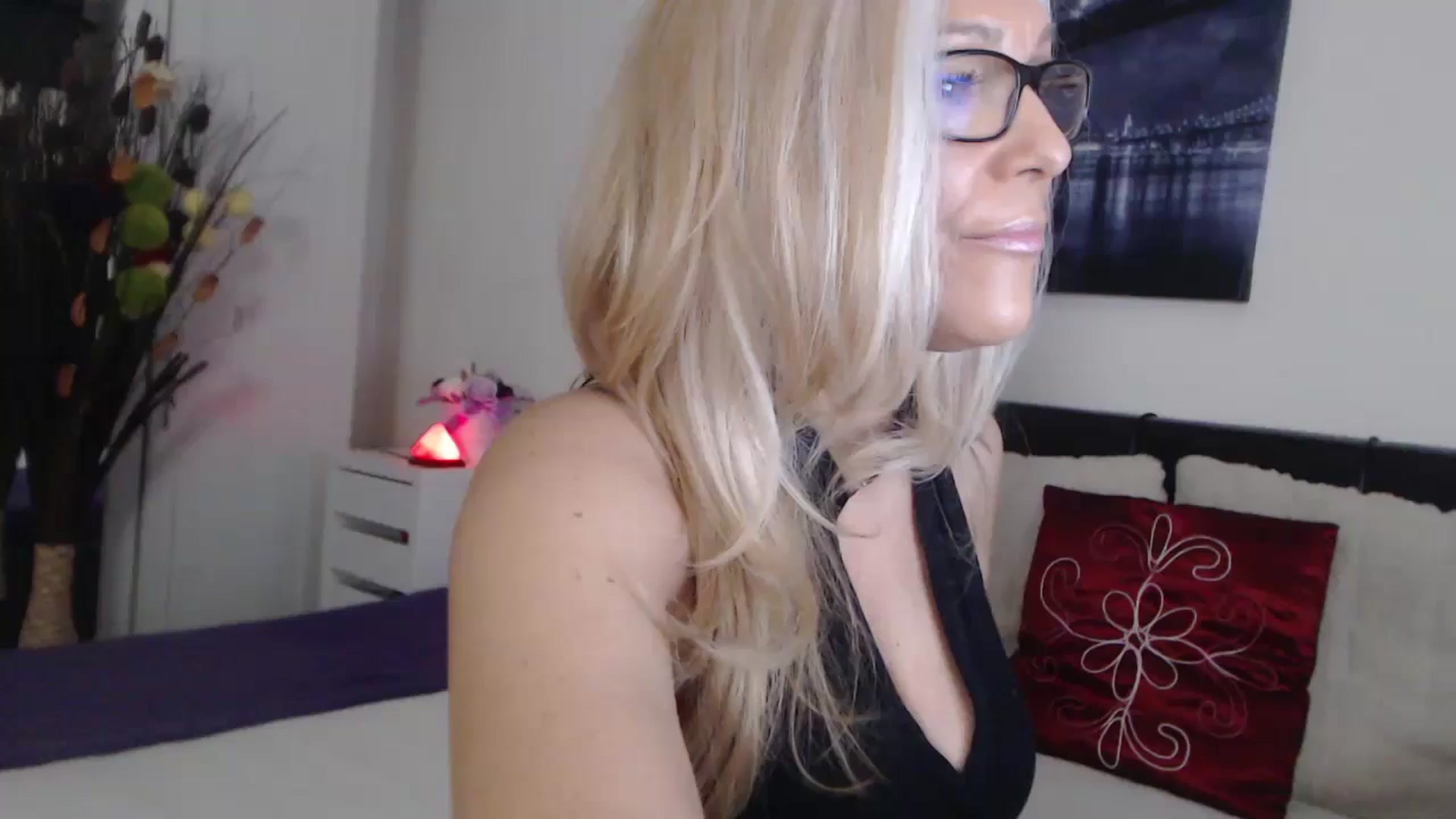Gallery image thumbnail from Reeya71's myfreecams stream on, 12/06/2024, 04:21 image 3 of 20