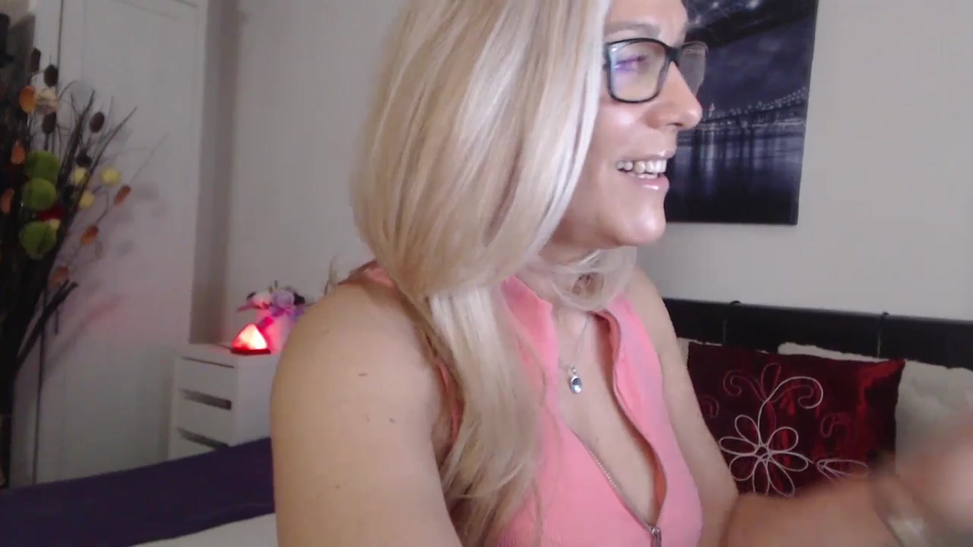 Gallery image thumbnail from Reeya71's myfreecams stream on, 12/10/2024, 02:59 image 14 of 20