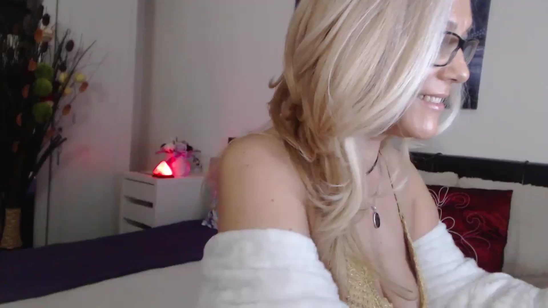 Gallery image thumbnail from Reeya71's myfreecams stream on, 12/13/2024, 02:10 image 20 of 20
