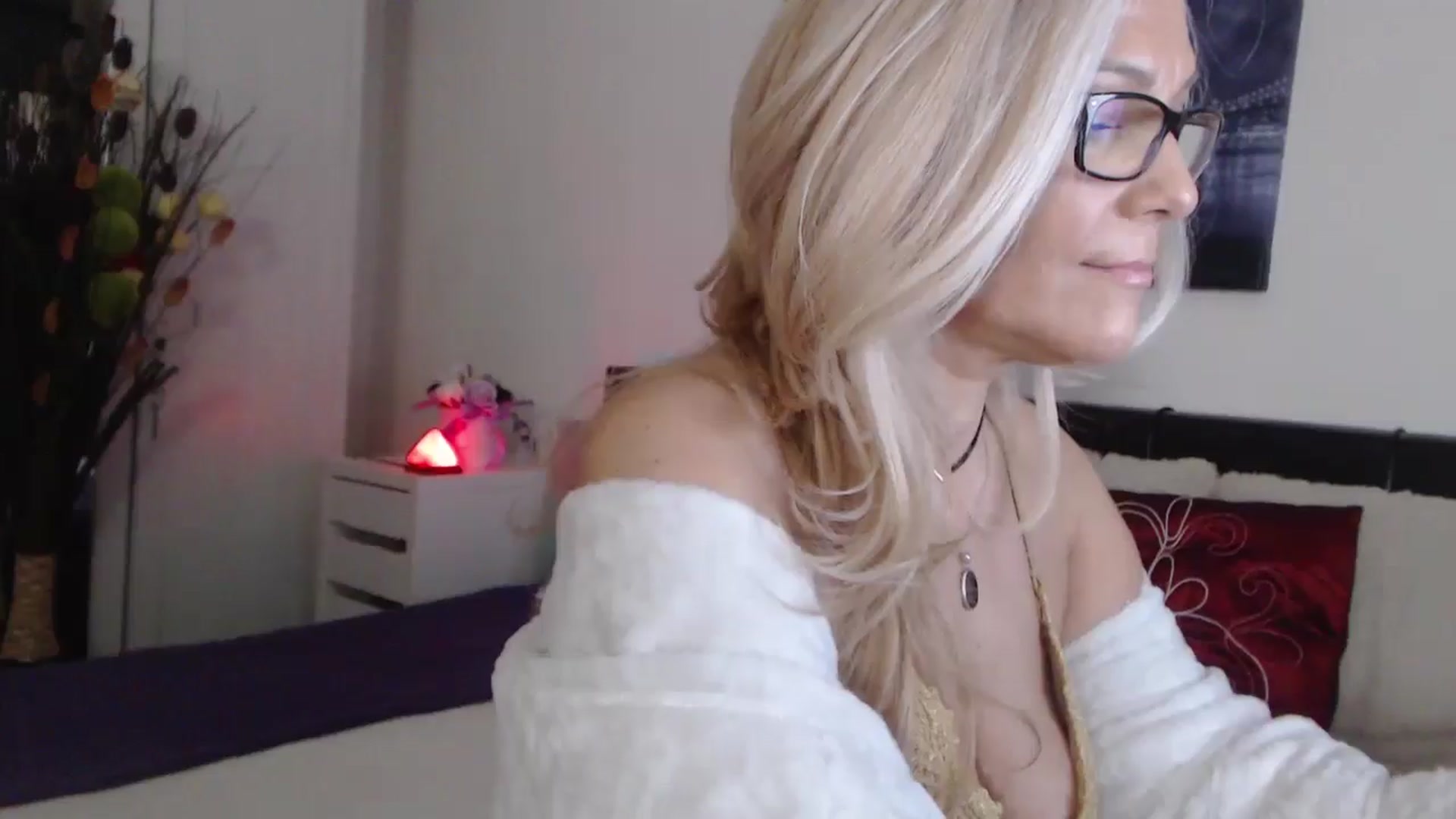 Gallery image thumbnail from Reeya71's myfreecams stream on, 12/13/2024, 02:10 image 18 of 20