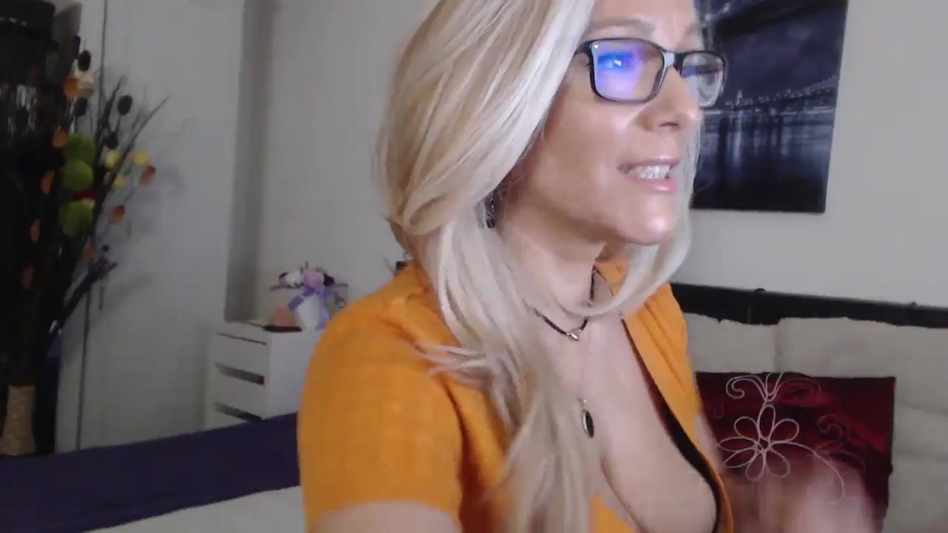 Gallery image thumbnail from Reeya71's myfreecams stream on, 12/13/2024, 02:48 image 9 of 20