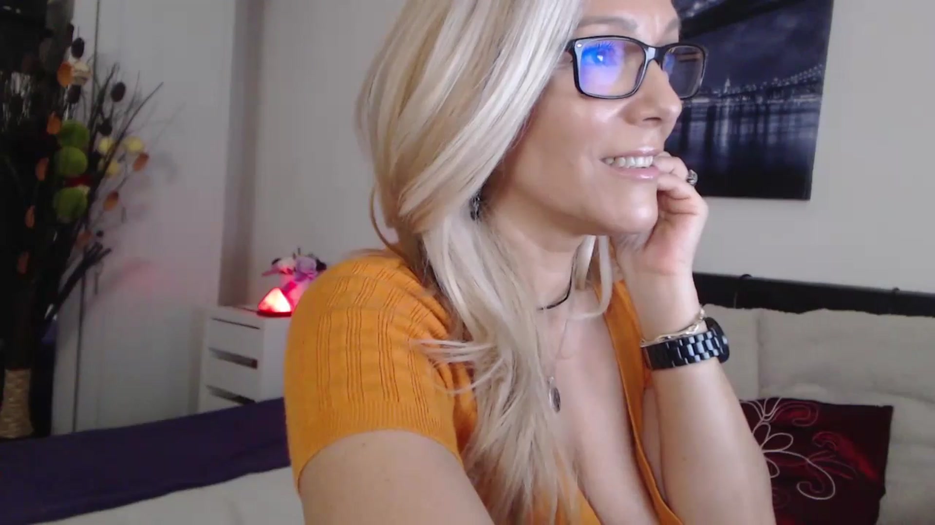 Gallery image thumbnail from Reeya71's myfreecams stream on, 12/13/2024, 03:46 image 19 of 20