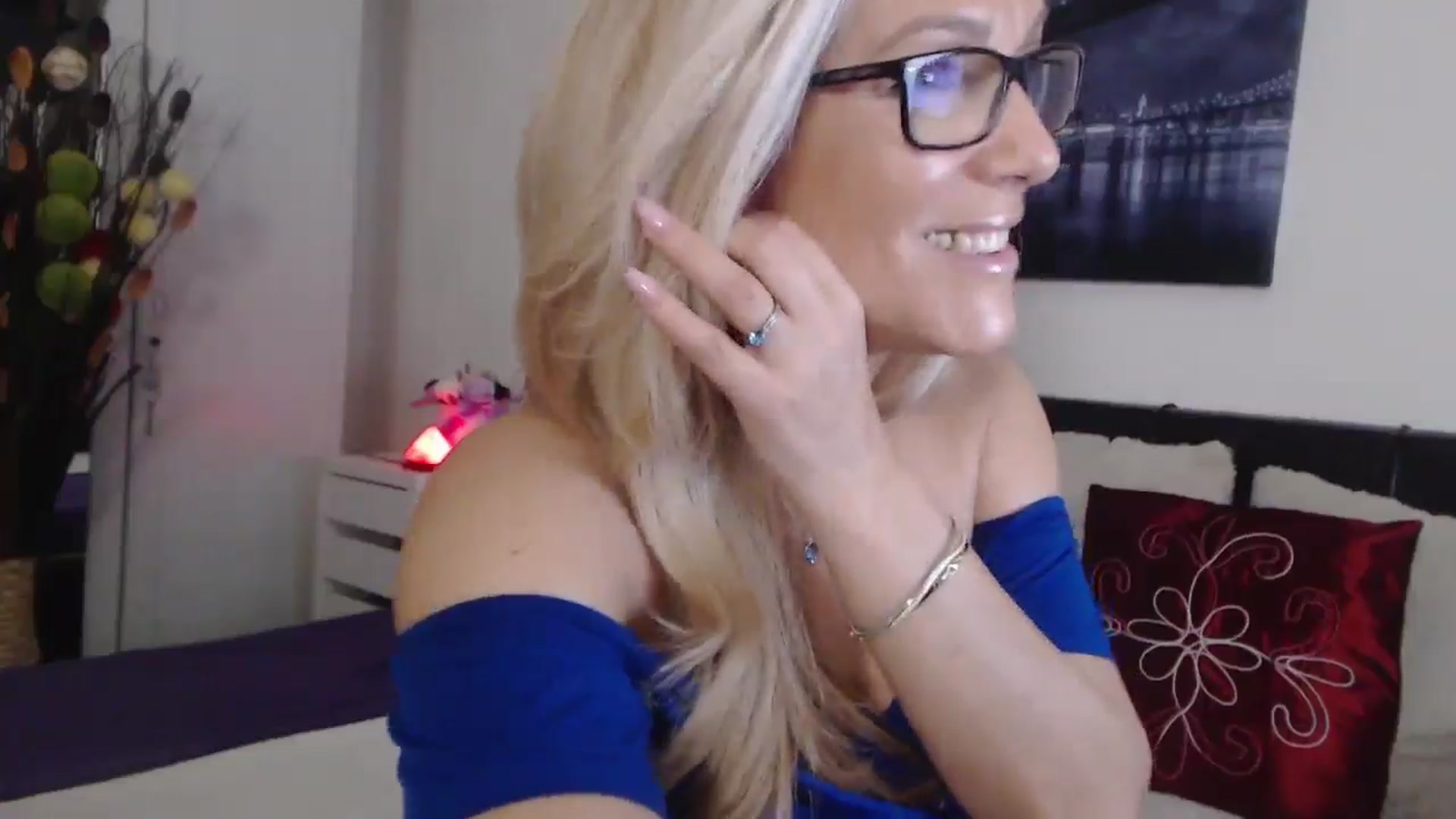 Gallery image thumbnail from Reeya71's myfreecams stream on, 12/14/2024, 01:50 image 13 of 20