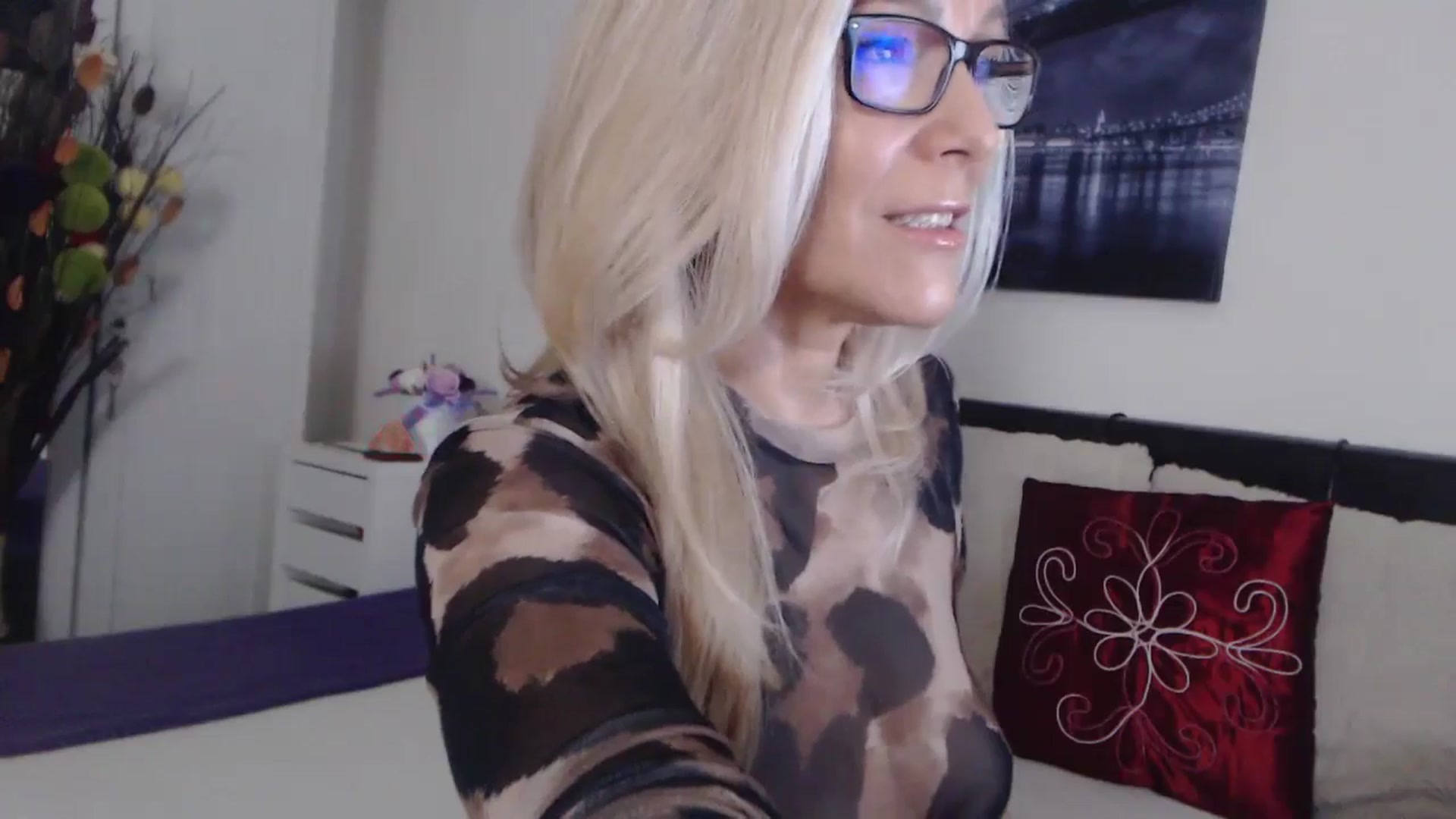 Gallery image thumbnail from Reeya71's myfreecams stream on, 12/17/2024, 01:21 image 20 of 20