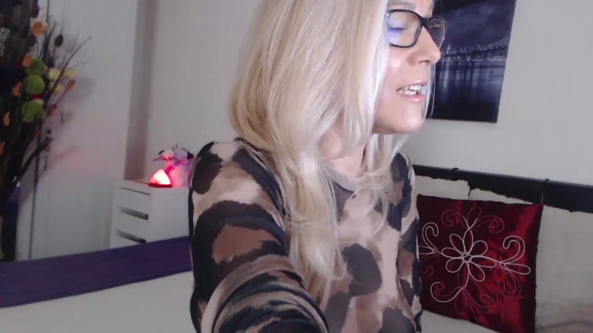 Gallery image thumbnail from Reeya71's myfreecams stream on, 12/17/2024, 01:21 image 13 of 20