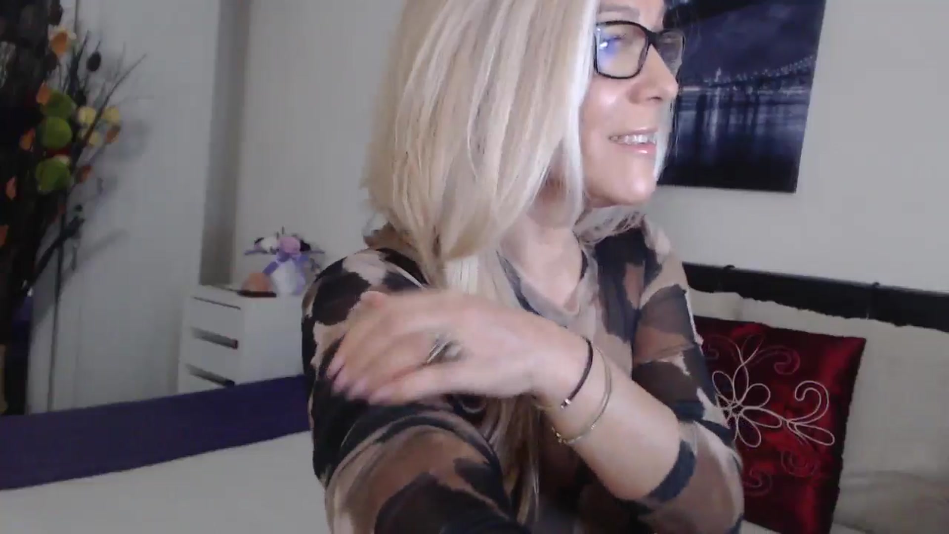 Gallery image thumbnail from Reeya71's myfreecams stream on, 12/17/2024, 02:59 image 7 of 20