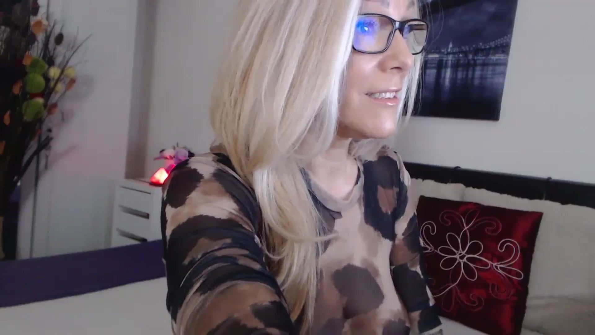 Gallery image thumbnail from Reeya71's myfreecams stream on, 12/17/2024, 02:59 image 8 of 20