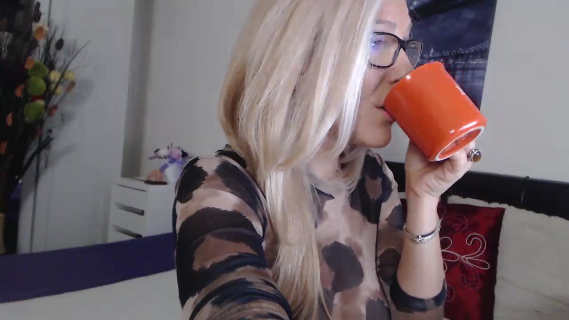 Gallery image thumbnail from Reeya71's myfreecams stream on, 12/17/2024, 04:19 image 13 of 20