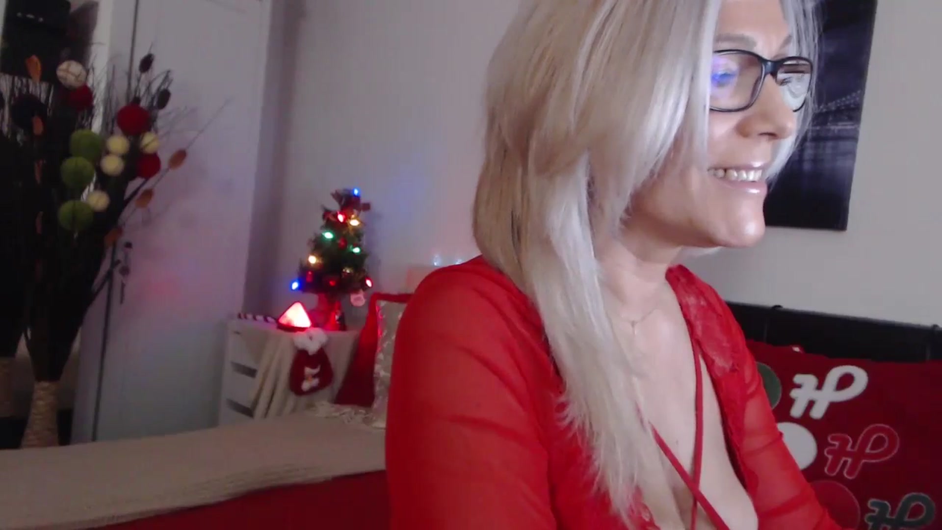 Gallery image thumbnail from Reeya71's myfreecams stream on, 12/24/2024, 24:48 image 5 of 20