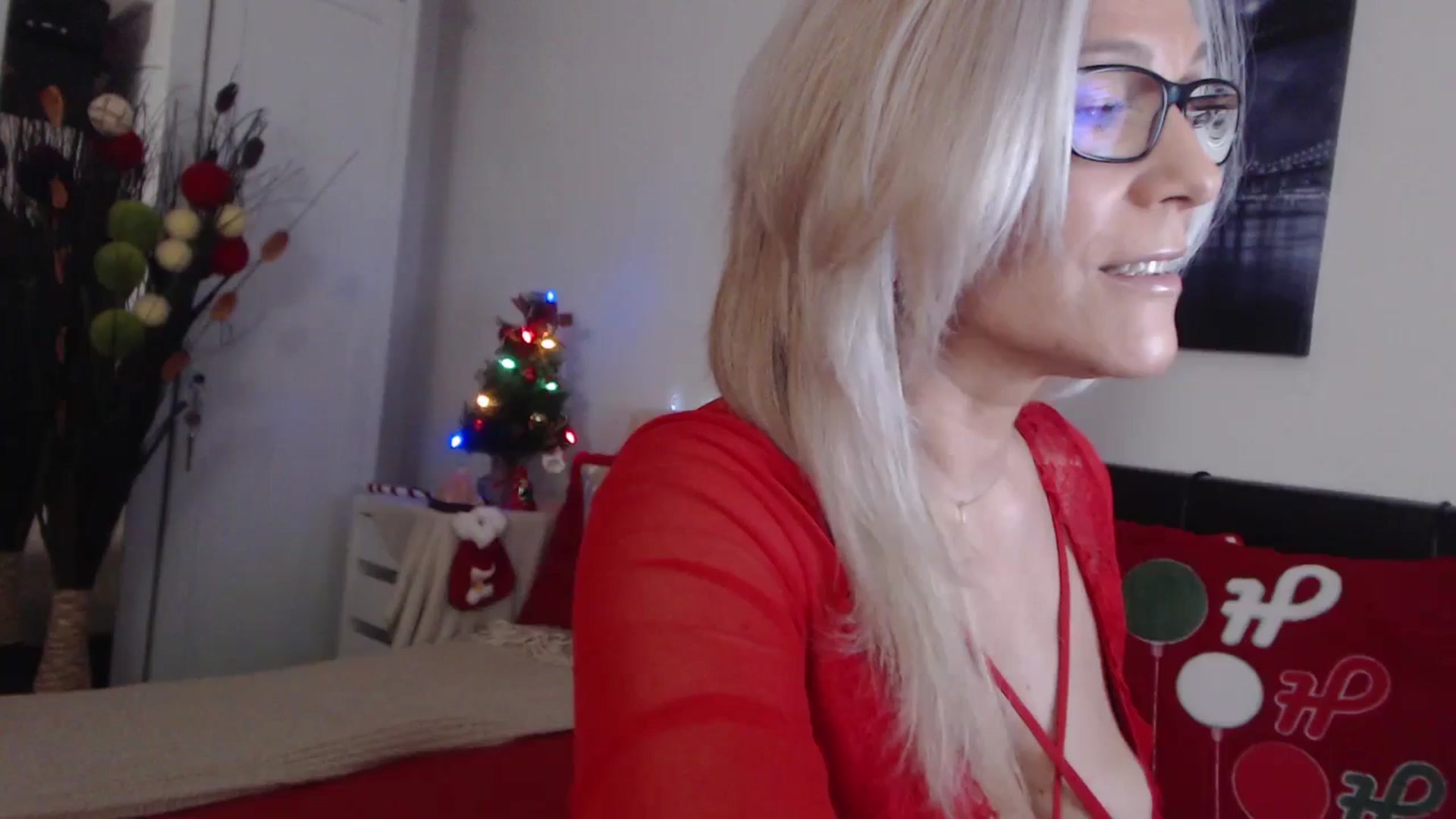 Gallery image thumbnail from Reeya71's myfreecams stream on, 12/24/2024, 24:48 image 1 of 20