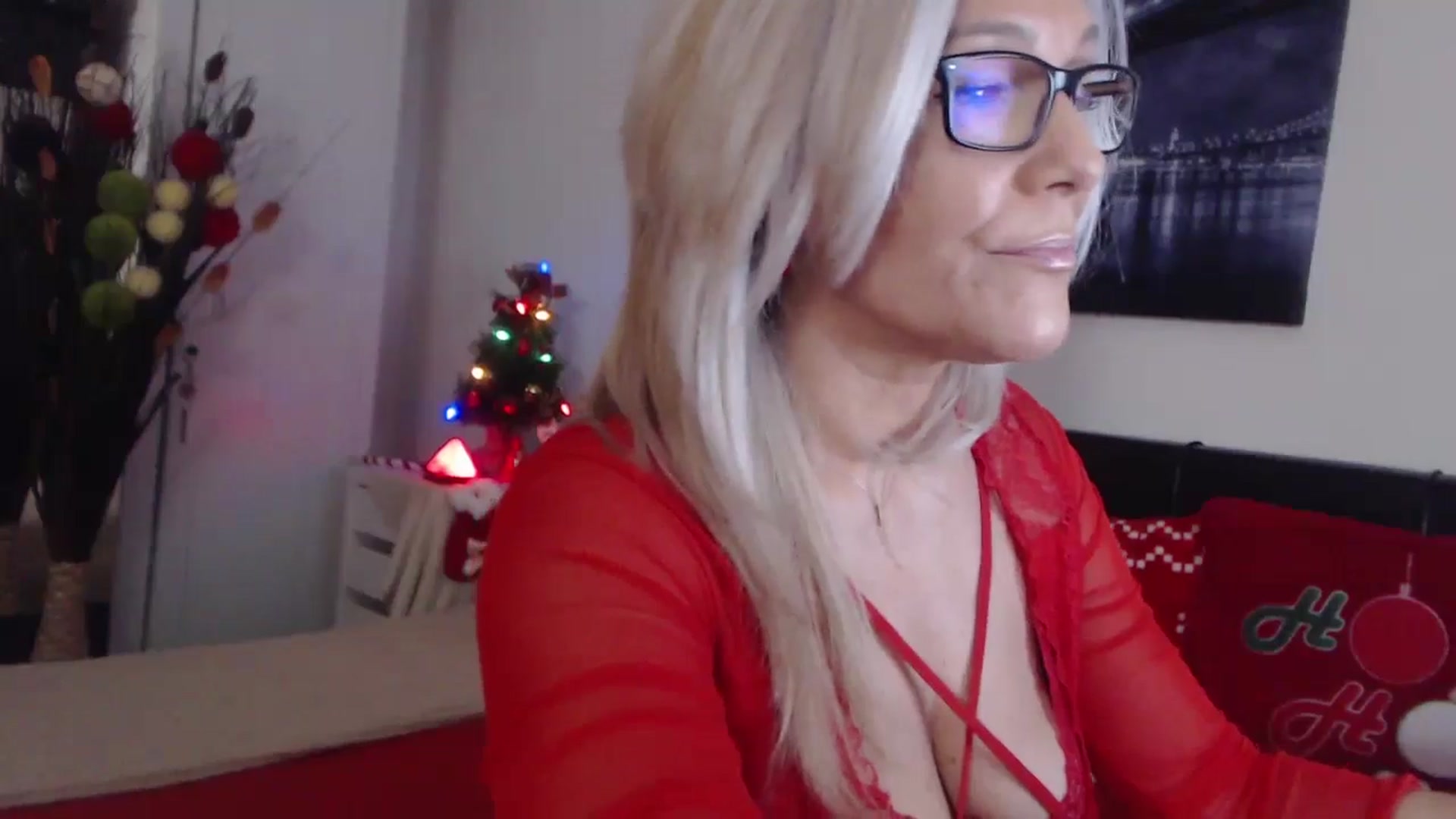 Gallery image thumbnail from Reeya71's myfreecams stream on, 12/24/2024, 03:15 image 18 of 20