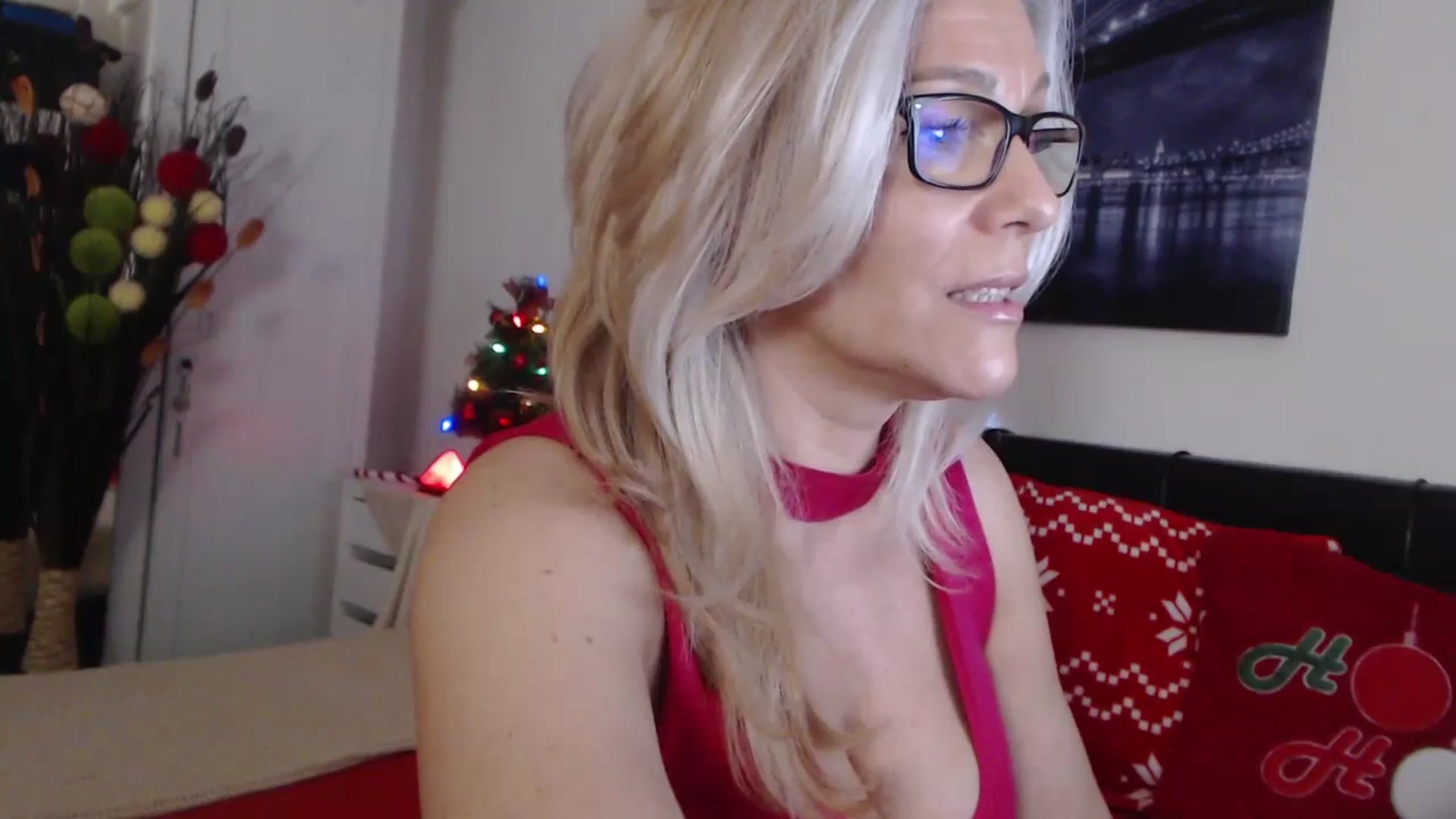 Gallery image thumbnail from Reeya71's myfreecams stream on, 12/31/2024, 06:38 image 15 of 20