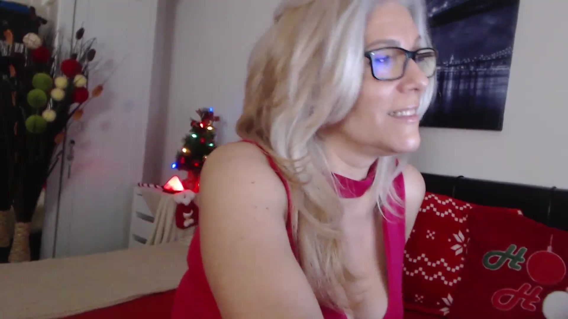 Gallery image thumbnail from Reeya71's myfreecams stream on, 12/31/2024, 06:38 image 7 of 20