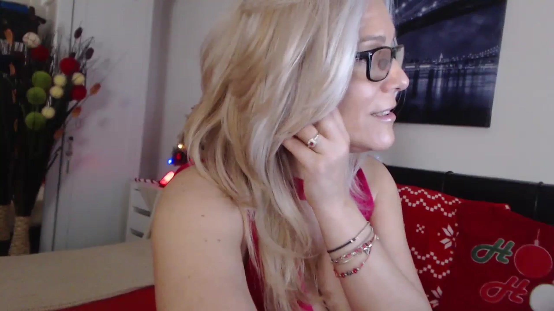 Gallery image thumbnail from Reeya71's myfreecams stream on, 12/31/2024, 06:38 image 14 of 20