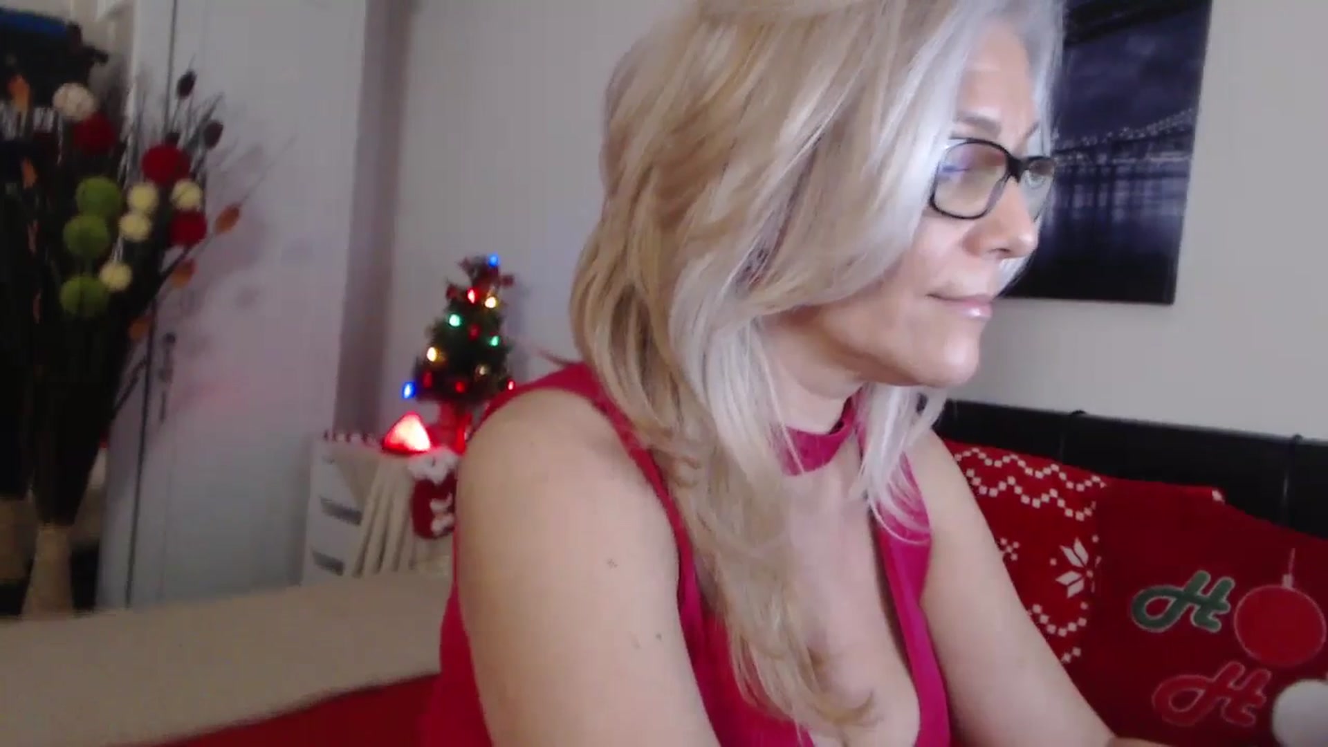 Gallery image thumbnail from Reeya71's myfreecams stream on, 12/31/2024, 06:38 image 16 of 20