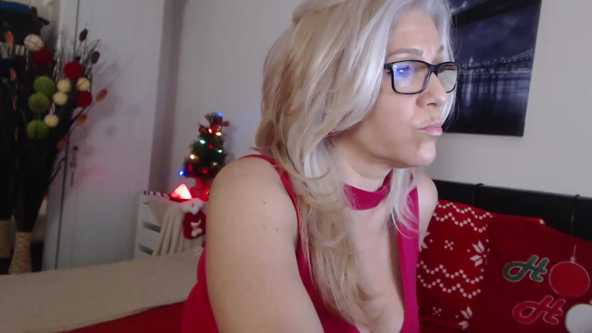 Gallery image thumbnail from Reeya71's myfreecams stream on, 12/31/2024, 06:38 image 10 of 20