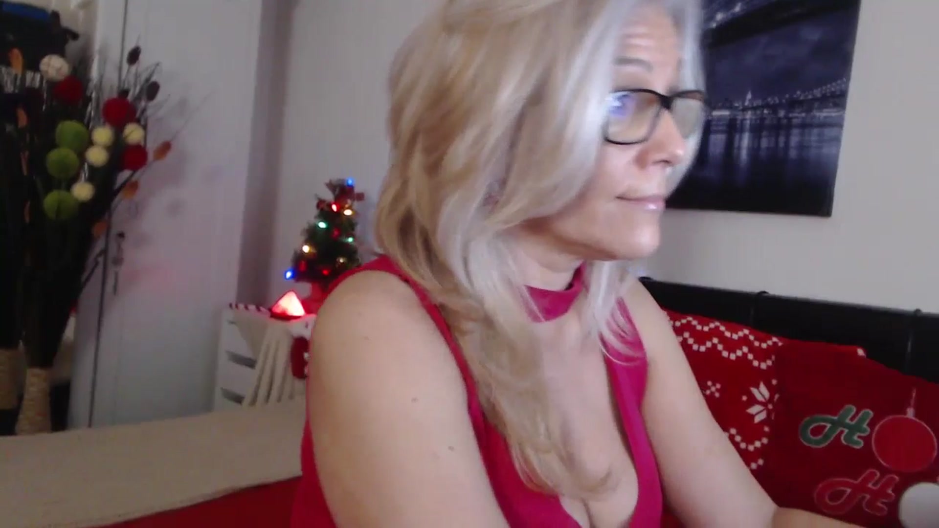 Gallery image thumbnail from Reeya71's myfreecams stream on, 12/31/2024, 06:38 image 17 of 20