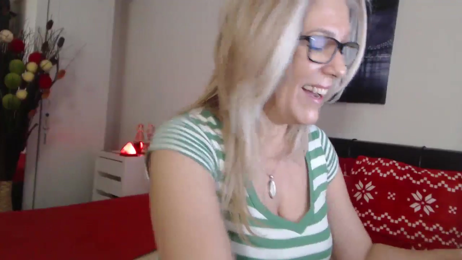 Gallery image thumbnail from Reeya71's myfreecams stream on, 02/19/2025, 06:40 image 14 of 20